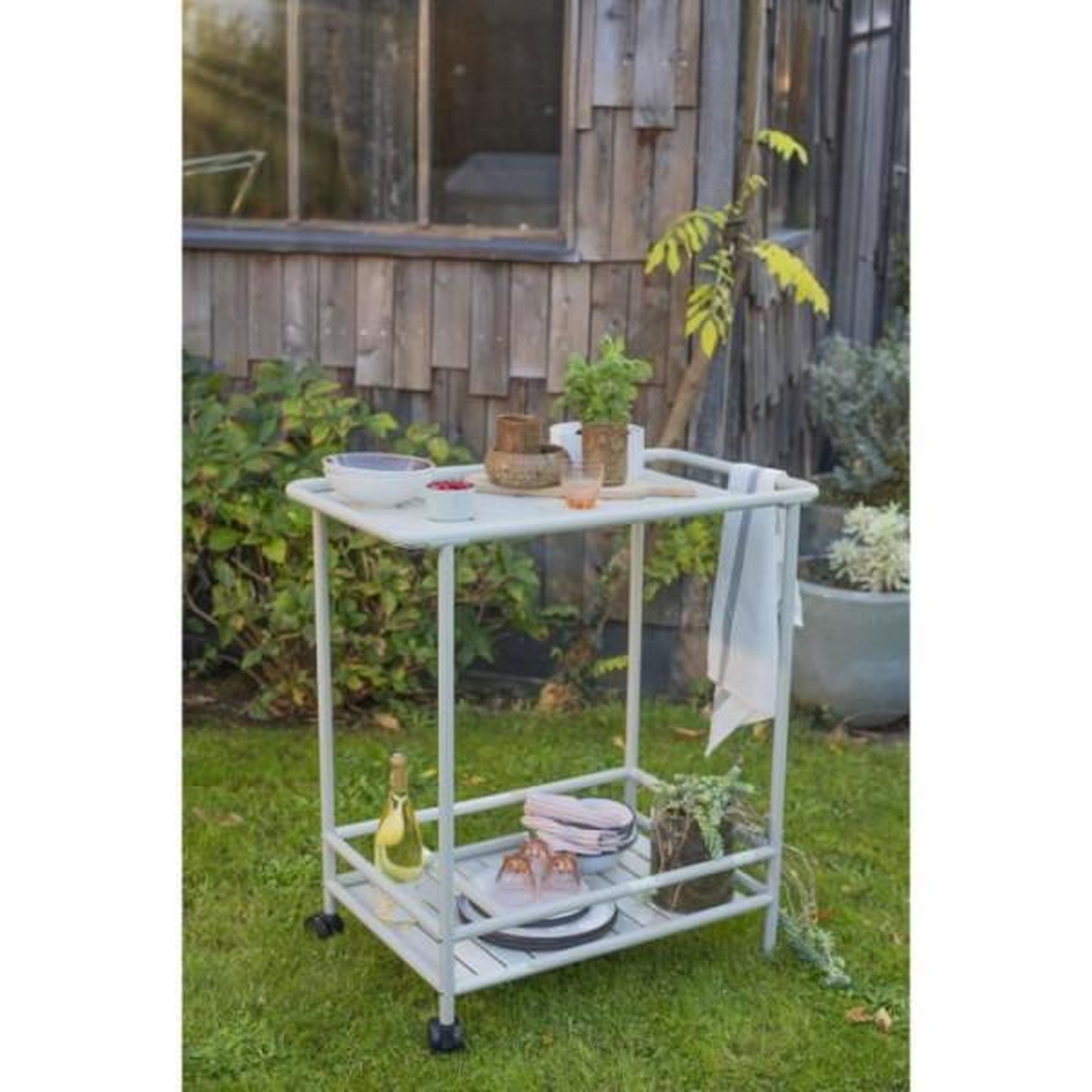 Voir la diapositive 2 : LIVOO Desserte de jardin - LIVOO - GS163C - Acier résistant a la rouille - 2 roulettes - 61 x 42 cm