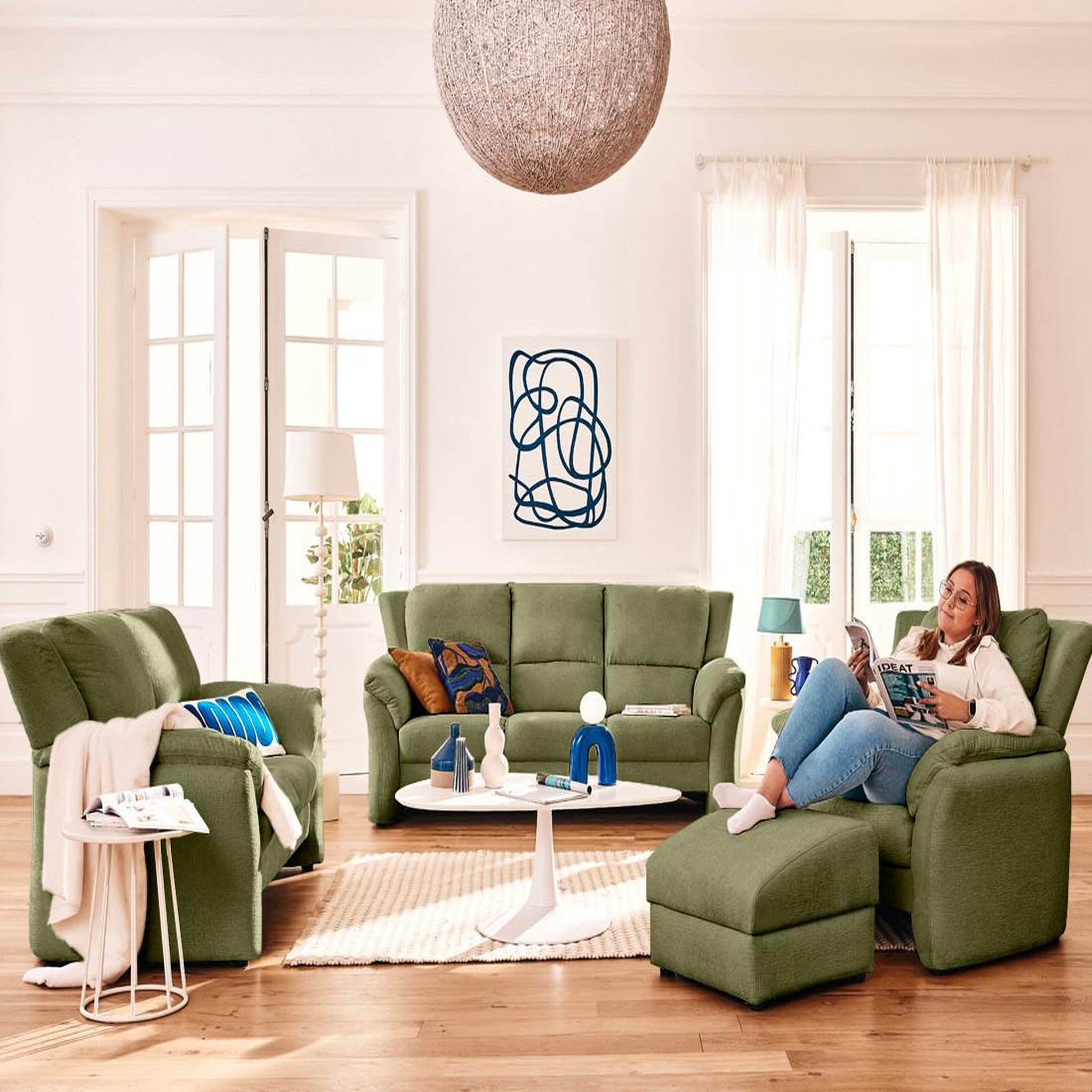 Voir la diapositive 3 : LISA DESIGN Bastille - fauteuil en tissu velours relief