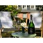 Voir la diapositive 2 : Smartbox Initiation au sabrage de champagne avec dégustation et visite de cave près de Reims - Coffret Cadeau Gastronomie