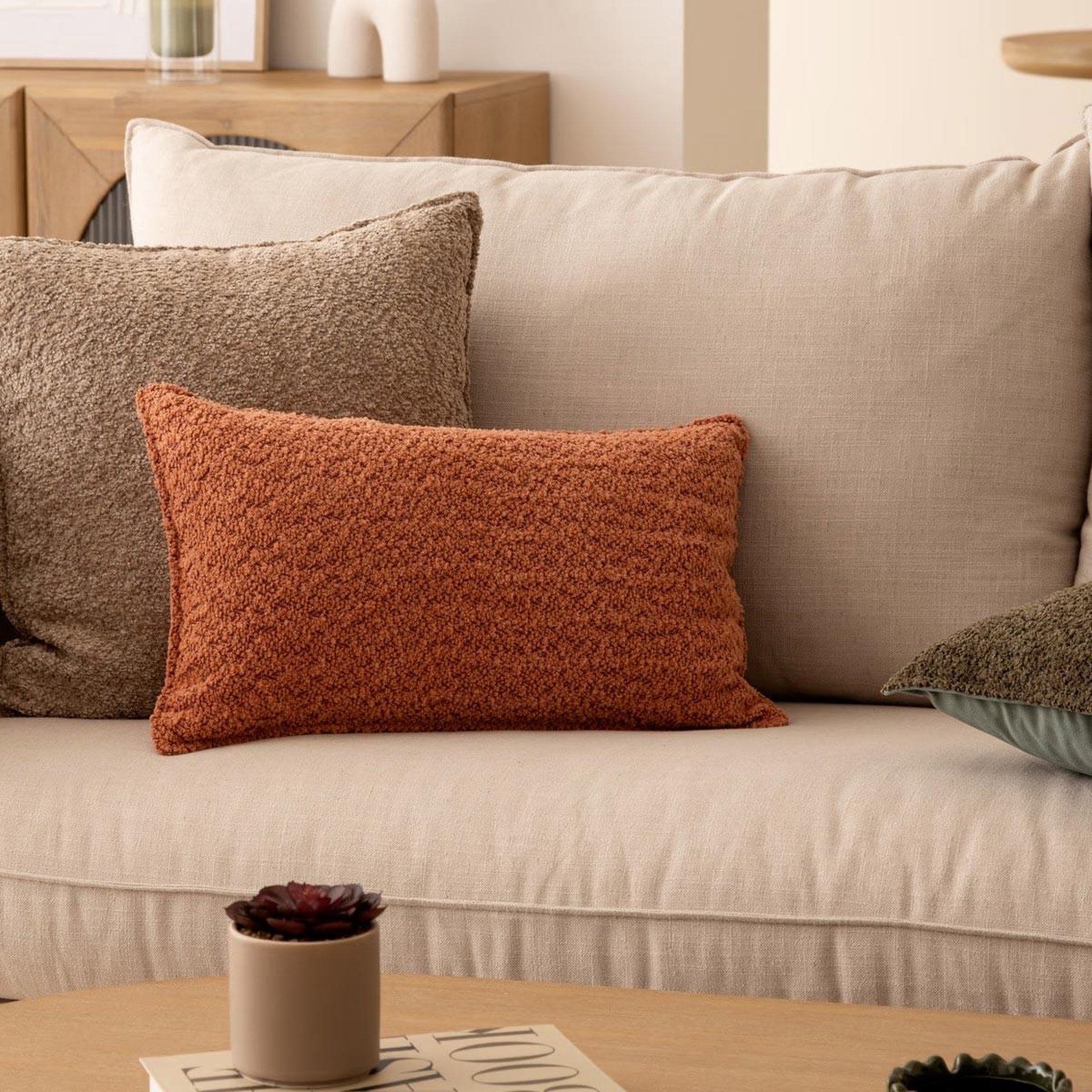 Voir la diapositive 5 : ATMOSPHERA Coussin Déco Bouclette  Soana  30x50cm Terracotta