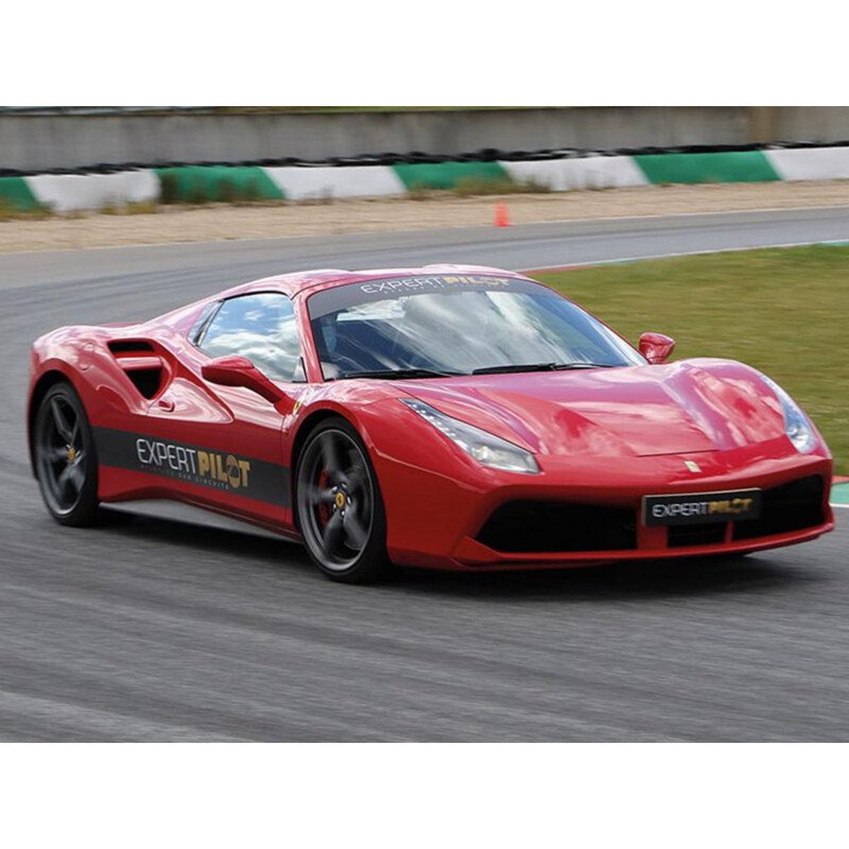 Smartbox Session de pilotage 8 tours en Audi R8 et Ferrari 488 GTB sur le circuit Geoparc - Coffret Cadeau Sport & Aventure