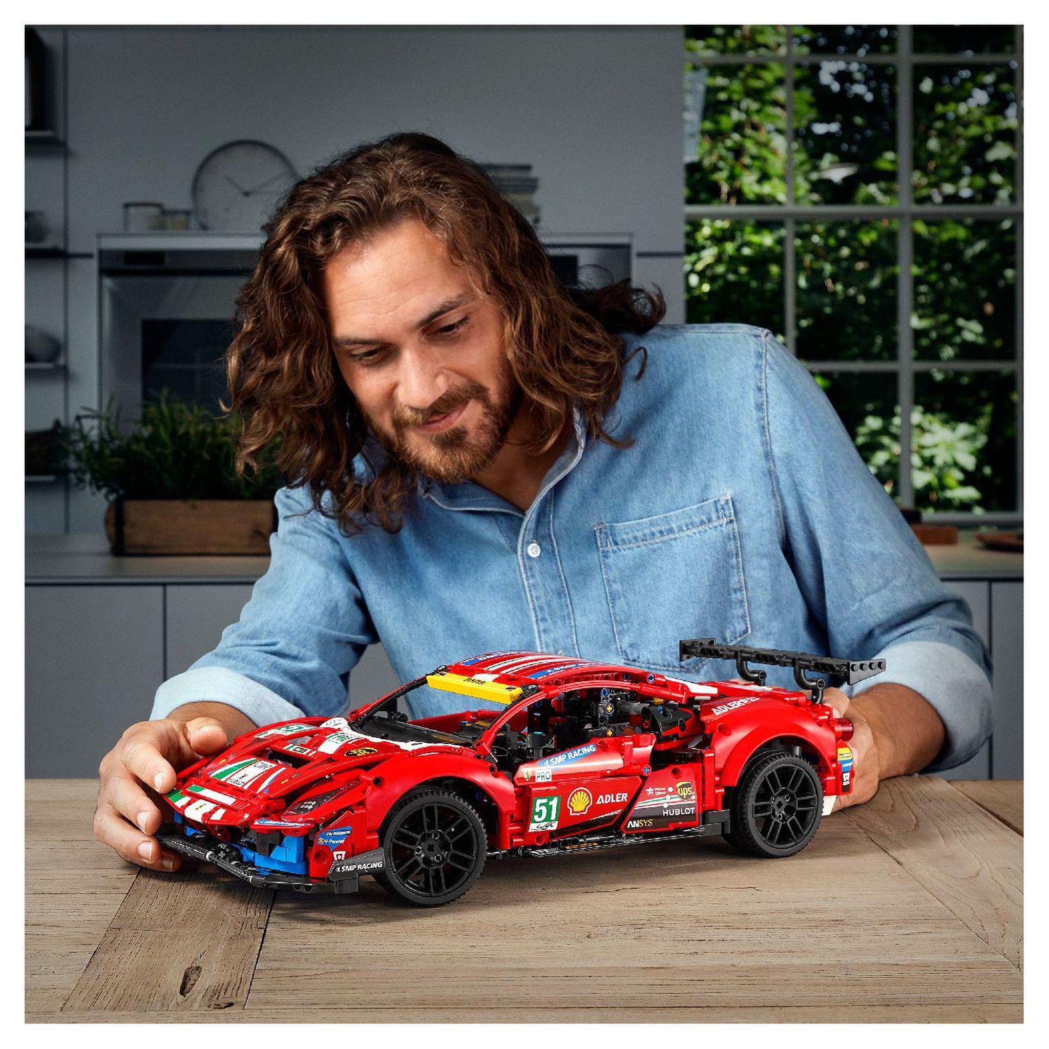 Voir la diapositive 7 : LEGO Technic 42125 Ferrari 488 GTE « AF Corse #51 » Maquette de Voiture à Construire