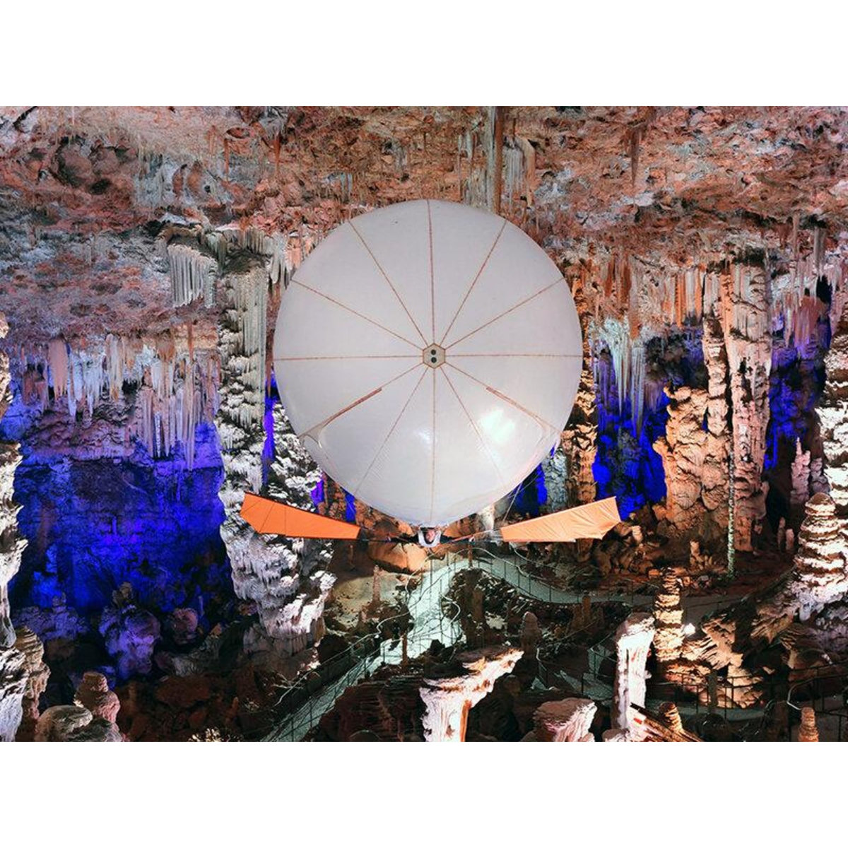 Smartbox Vol en aéroplume de 20 min avec 2 accompagnants au sol dans une grotte près d'Alès - Coffret Cadeau Sport & Aventure