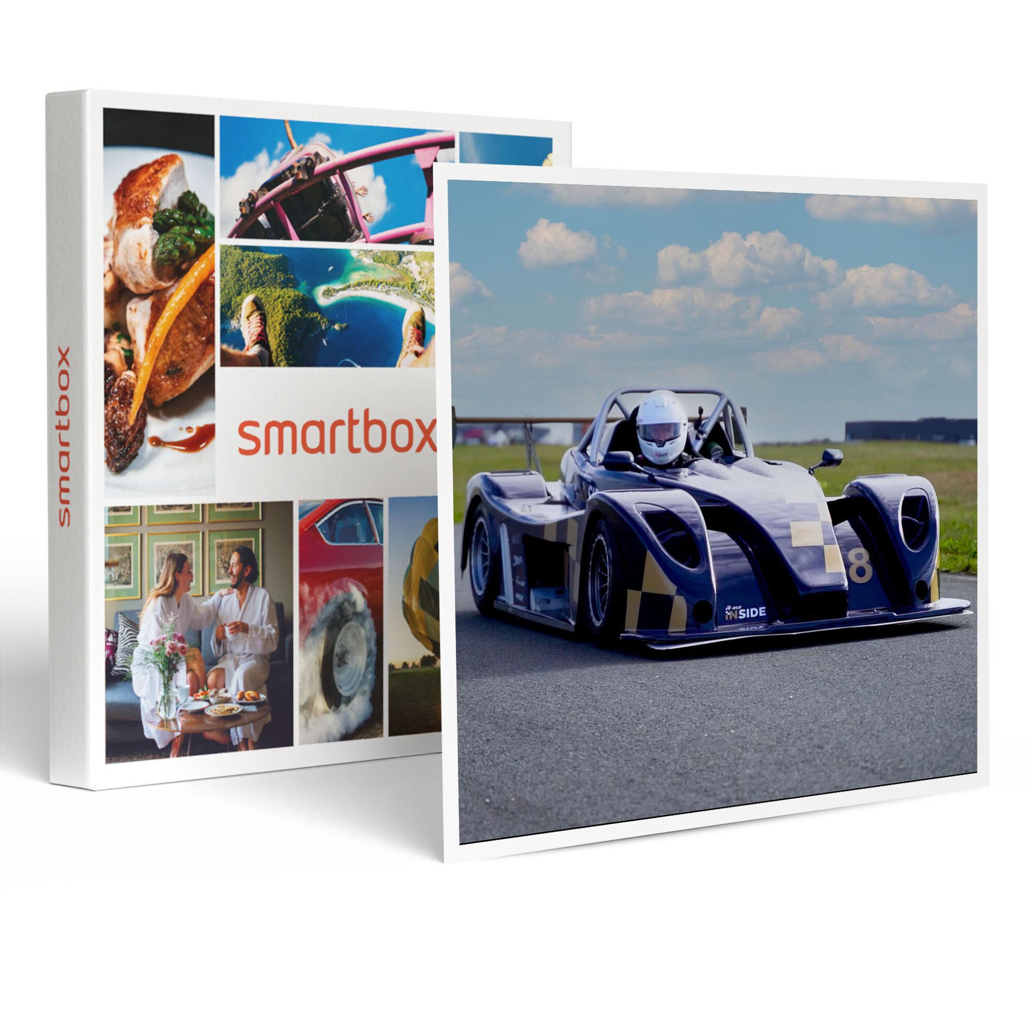 Voir la diapositive 1 : Smartbox Stage de pilotage : 15 à 20 tours en Proto Funyo - Coffret Cadeau Sport & Aventure