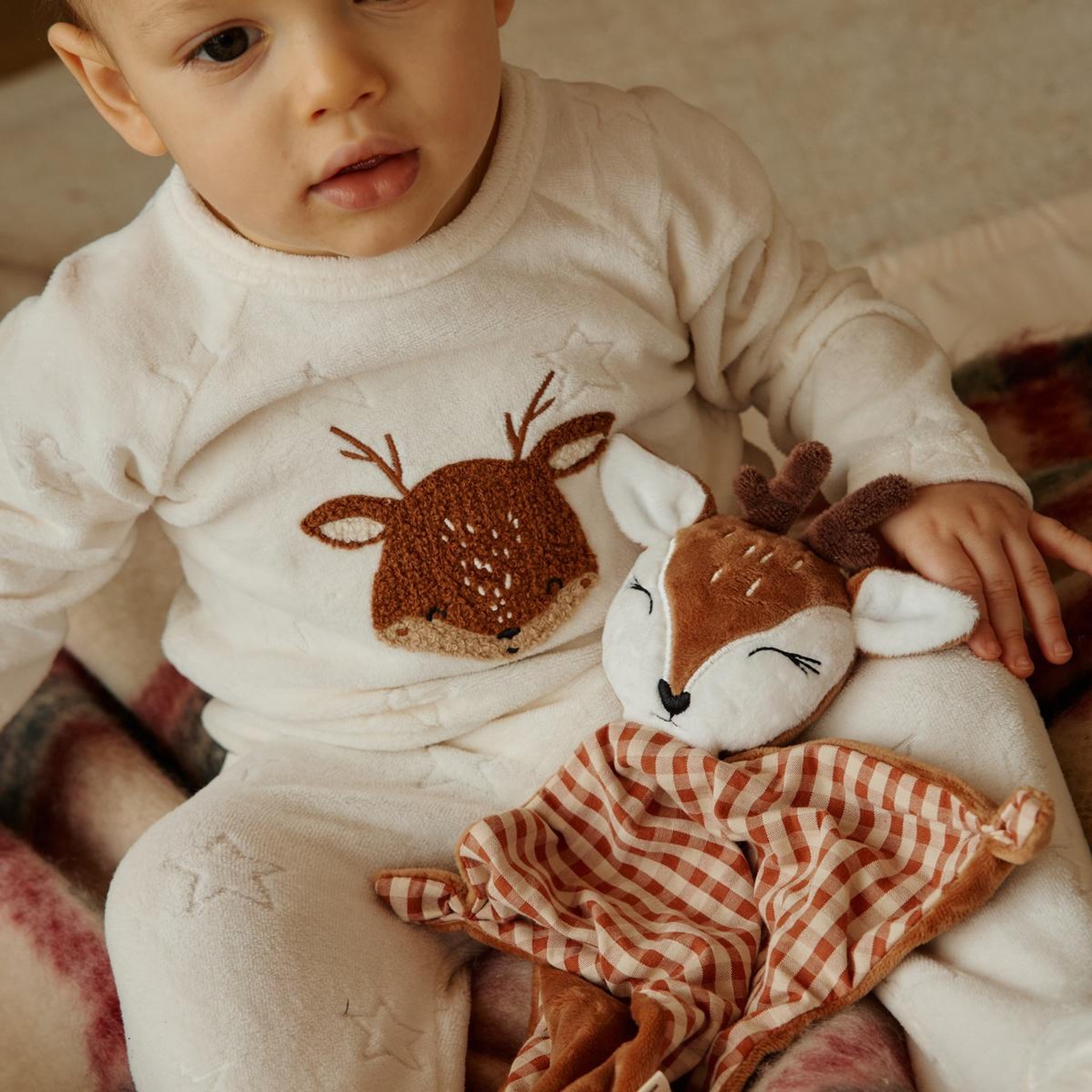 Voir la diapositive 5 : PETIT BEGUIN Pyjama bébé en velours Oslo