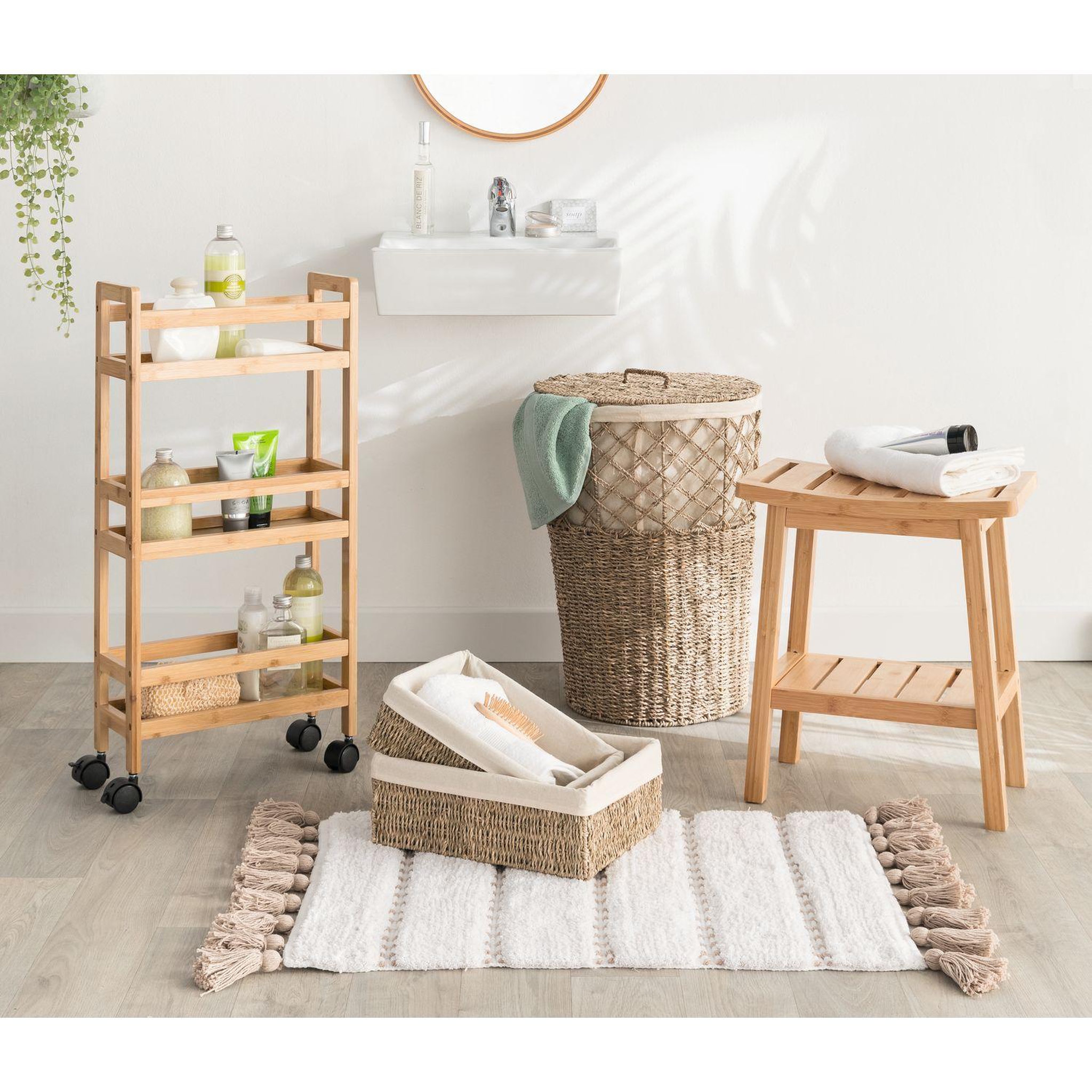 Voir la diapositive 2 : FIVE Tapis à pompons pour salle de bain