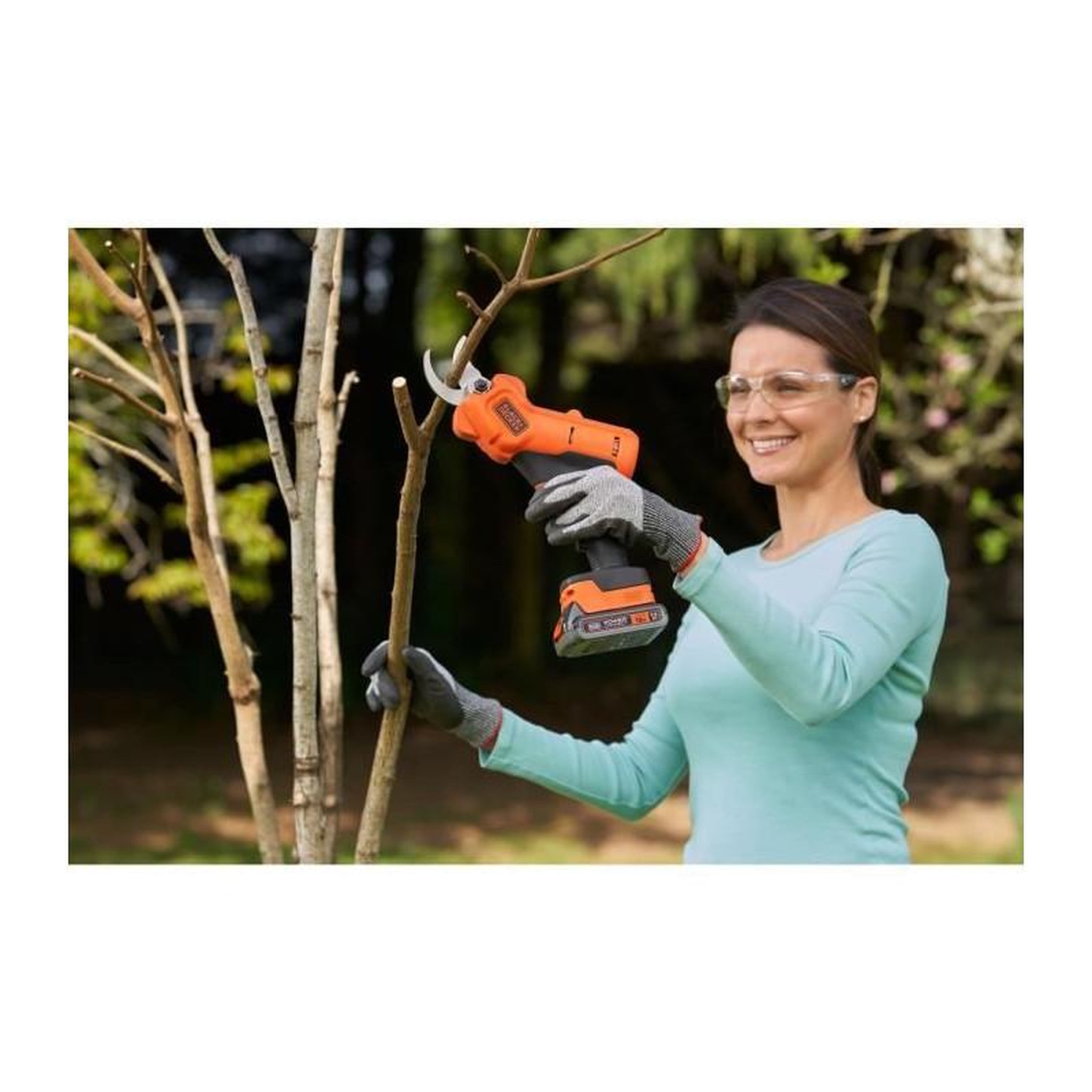 Voir la diapositive 2 : Black et Decker Sécateur BLACK+DECKER - Batterie Lithium 18V 2Ah - Capacité de coupe 25mm - Gâchette de sécurité