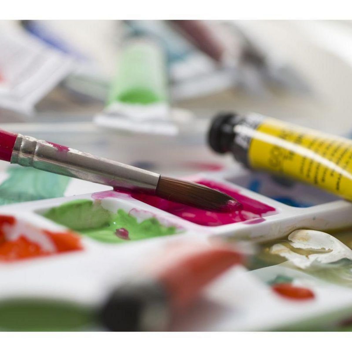 Pebeo Boîte de 5 tubes de peinture gouache + palette - 5 x 10 ml