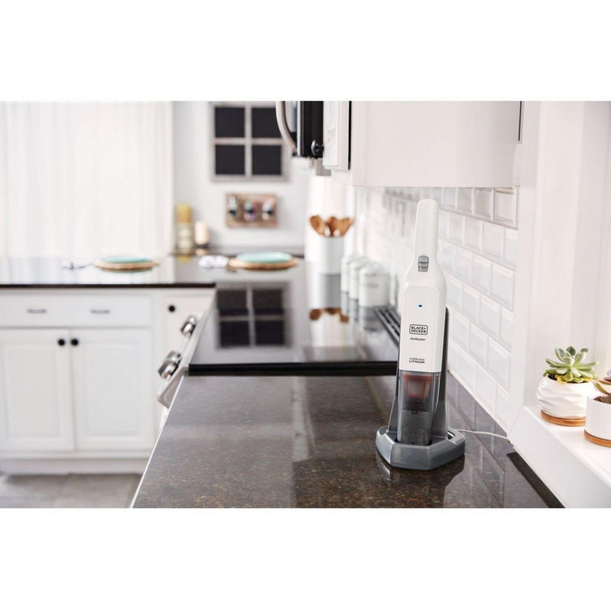 Black et Decker Aspirateur main HLVC315B11-QW