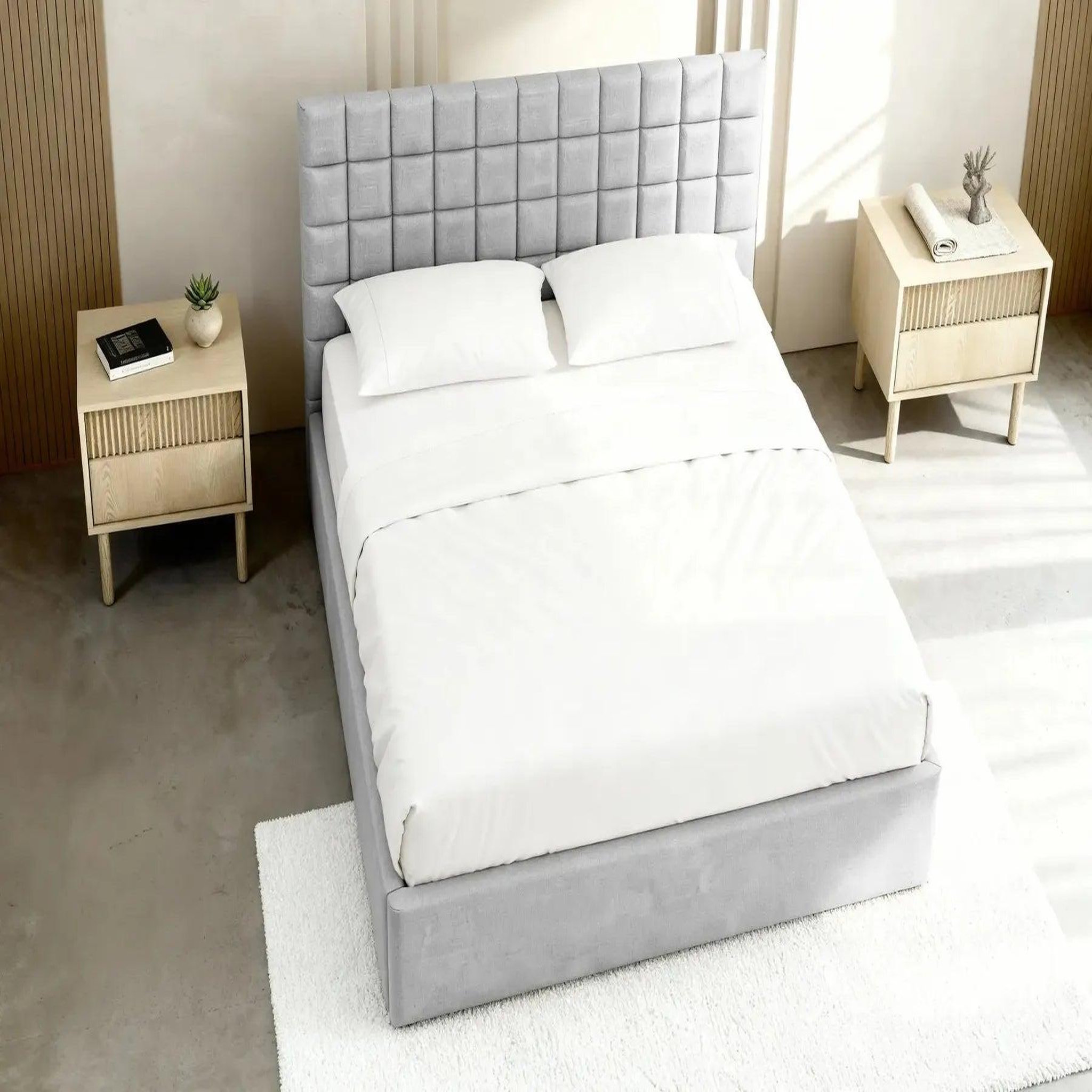 Voir la diapositive 5 : CASANOVA PARIS Thelma - lit coffre tissu velours gris clair