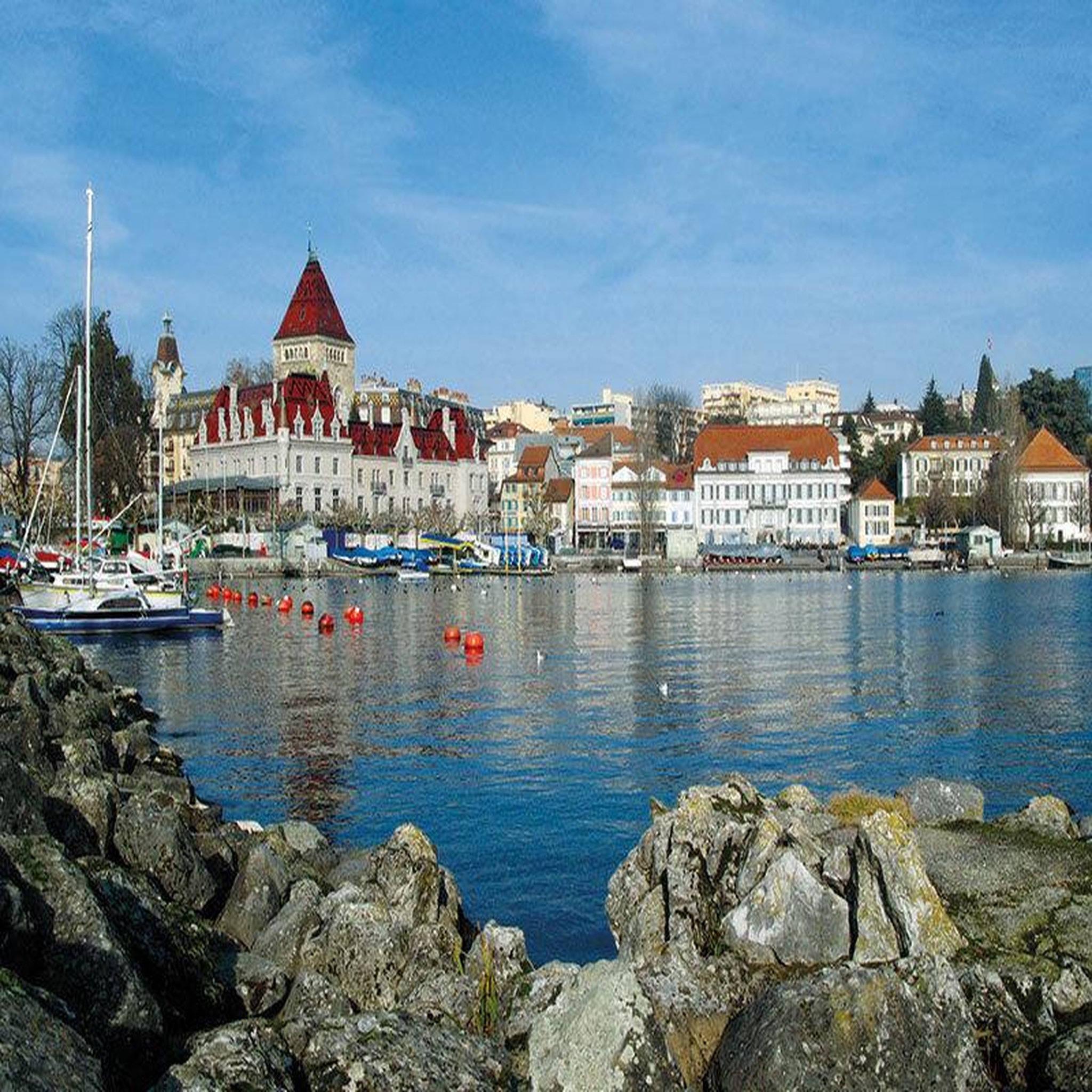 Voir la diapositive 3 : Smartbox 2 jours sur les rives du lac léman - coffret cadeau séjour