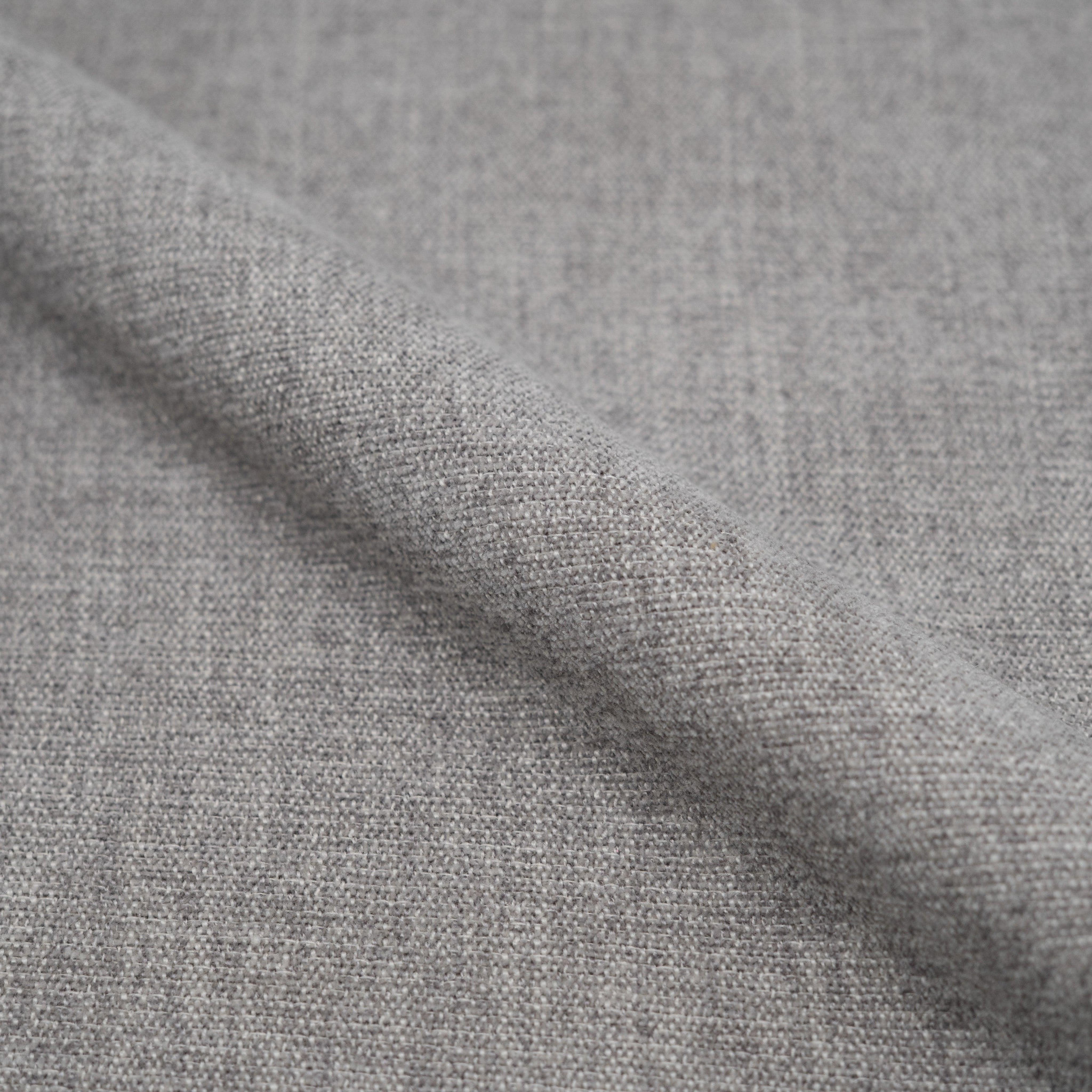 Voir la diapositive 3 : MAISON PAVANE Chaise en tissu gris et bois noir-coccinelle