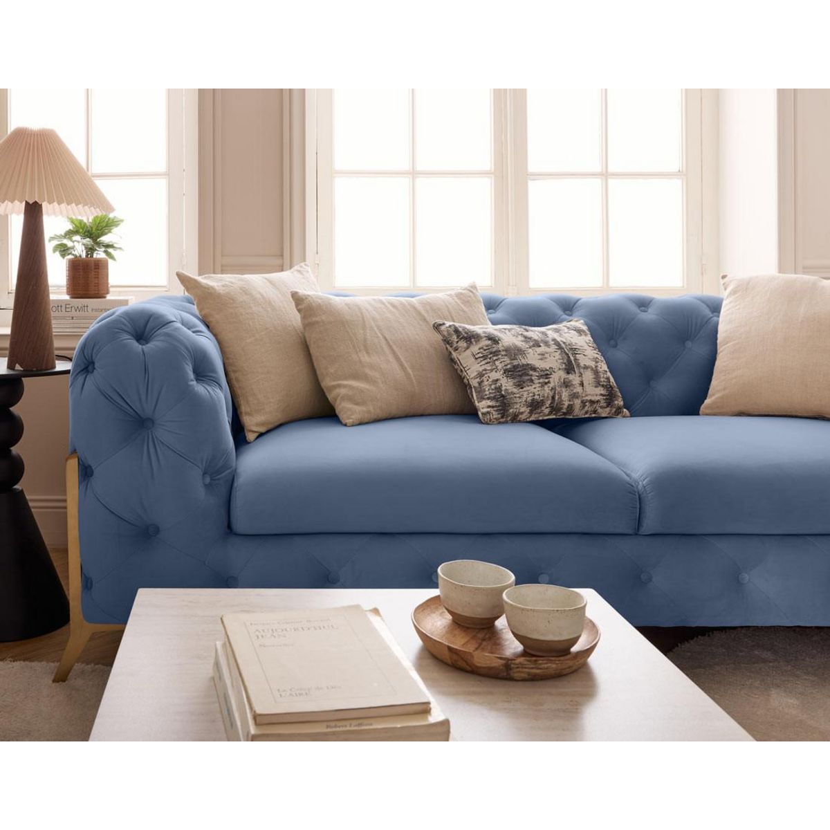 LISA DESIGN Camden - canapé 3 places chesterfield en velours - pieds en métal doré