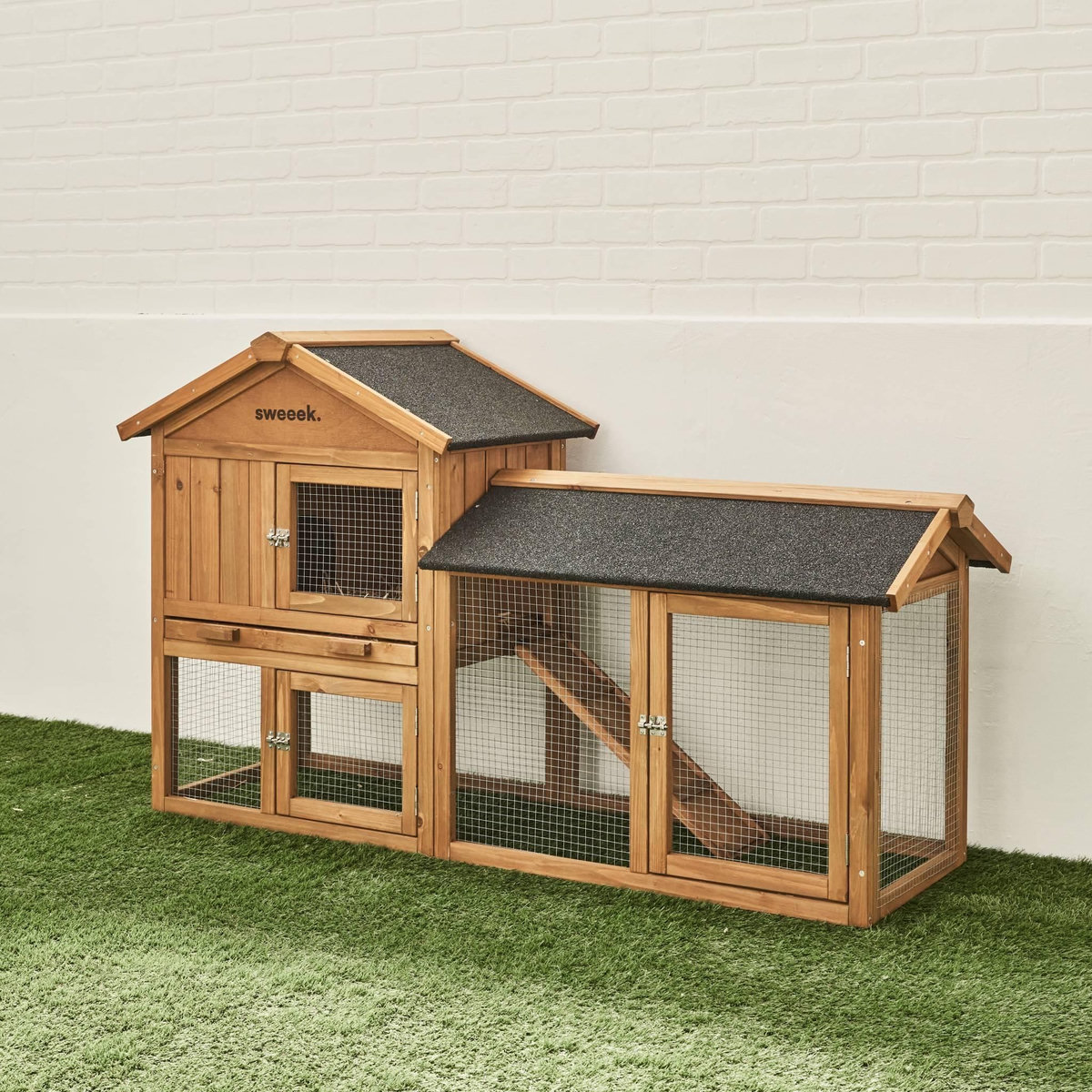 SWEEEK Clapier en bois Hotot pour lapin et autres rongeurs. 4 lapins. cage à lapin avec enclos. espace intérieur et extérieur. poulailler