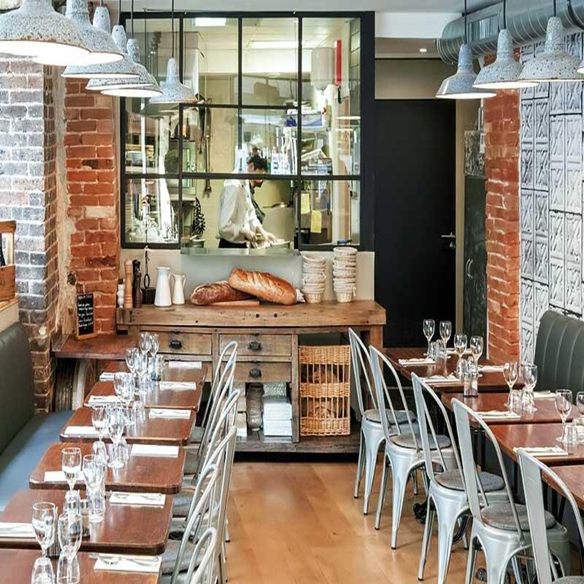 Voir la diapositive 2 : Smartbox Restaurant gault & millau à paris : dîner gastronomique de 3 plats pour 2 à l'atelier ramey - coffret cadeau gastronomie