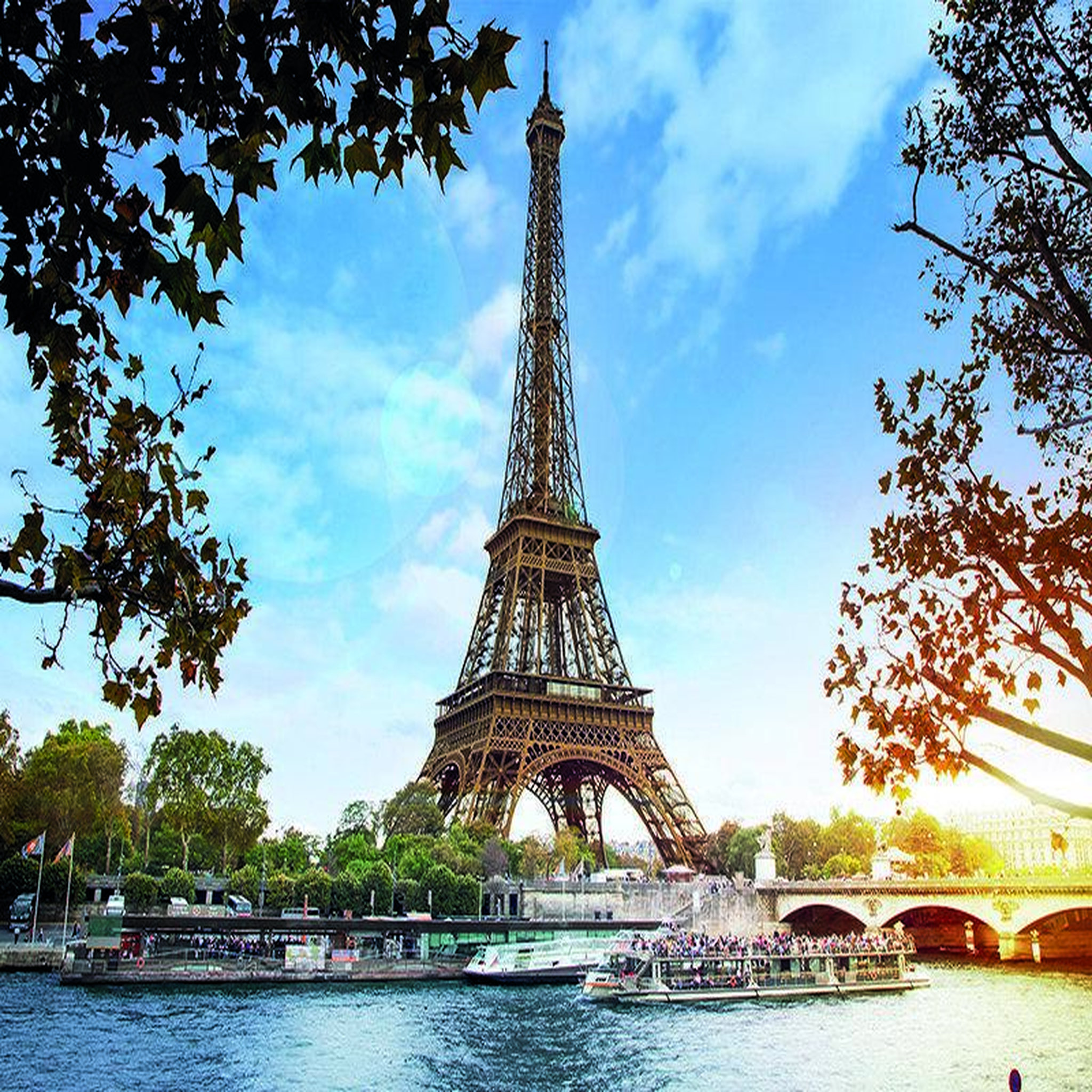 Voir la diapositive 2 : Smartbox 1 journée d'accès au bus hop on, hop off avec croisière sur la seine pour 2 - coffret cadeau sport & aventure