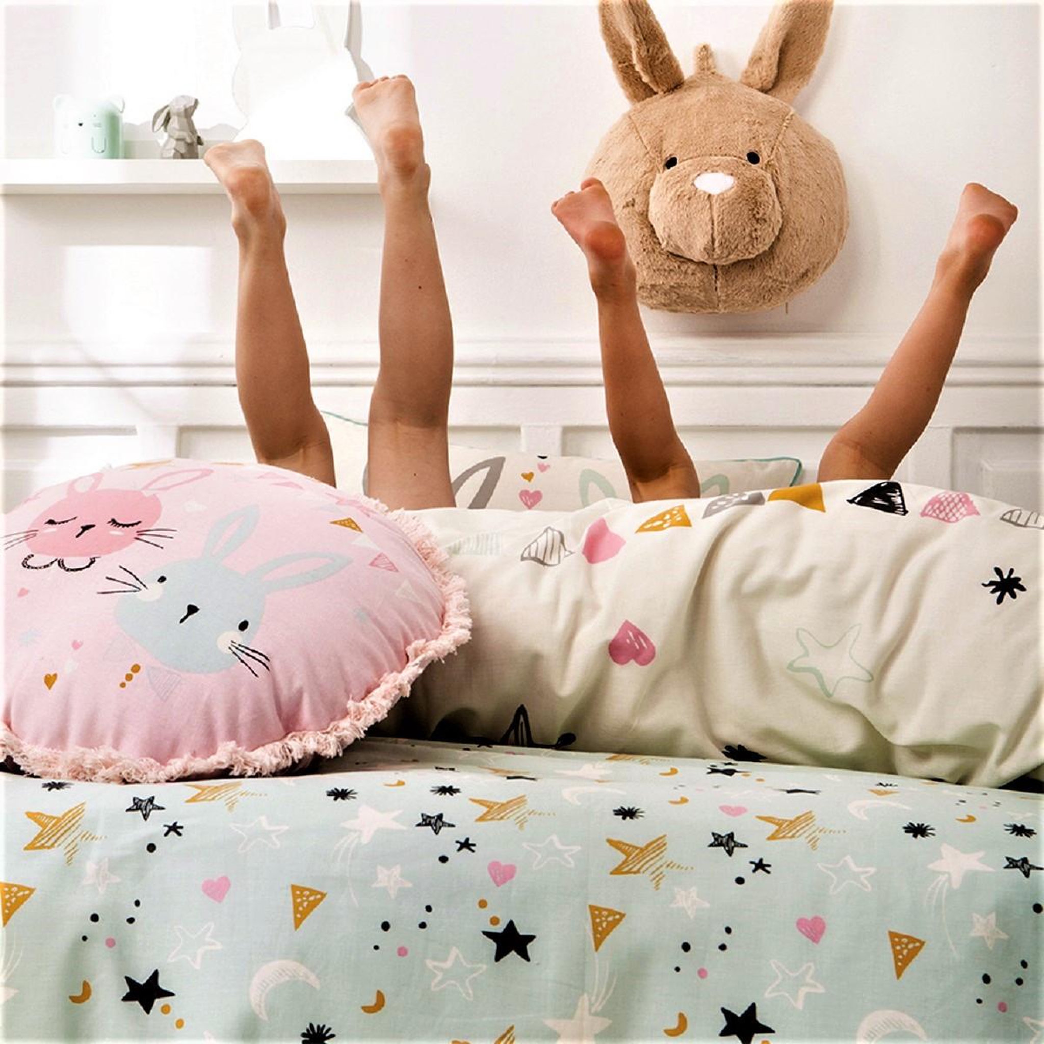 Voir la diapositive 2 : FUTURE HOME Coussin enfant imprimé en coton 35x35cm lapin