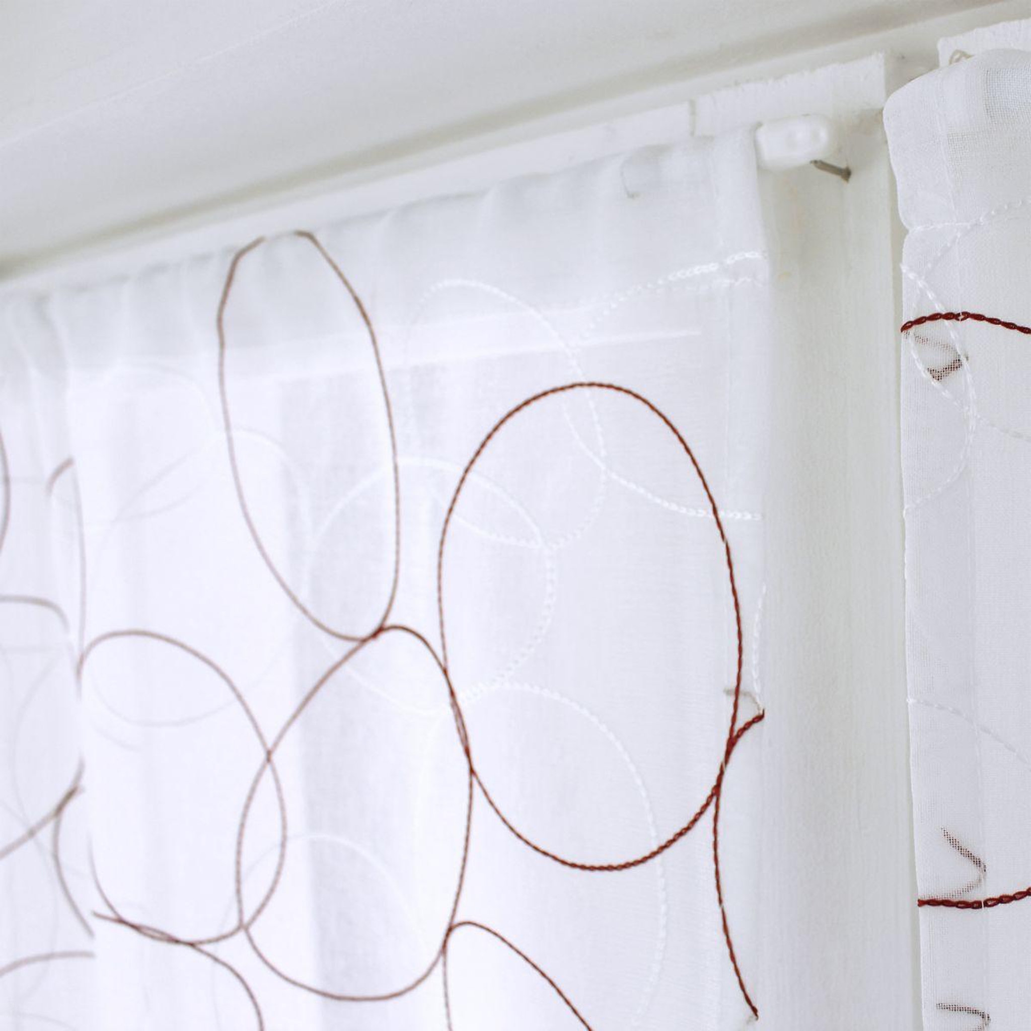 Voir la diapositive 2 : ENJOY HOME Paire de voilages bordés  galet  60x160cm bordeaux & blanc