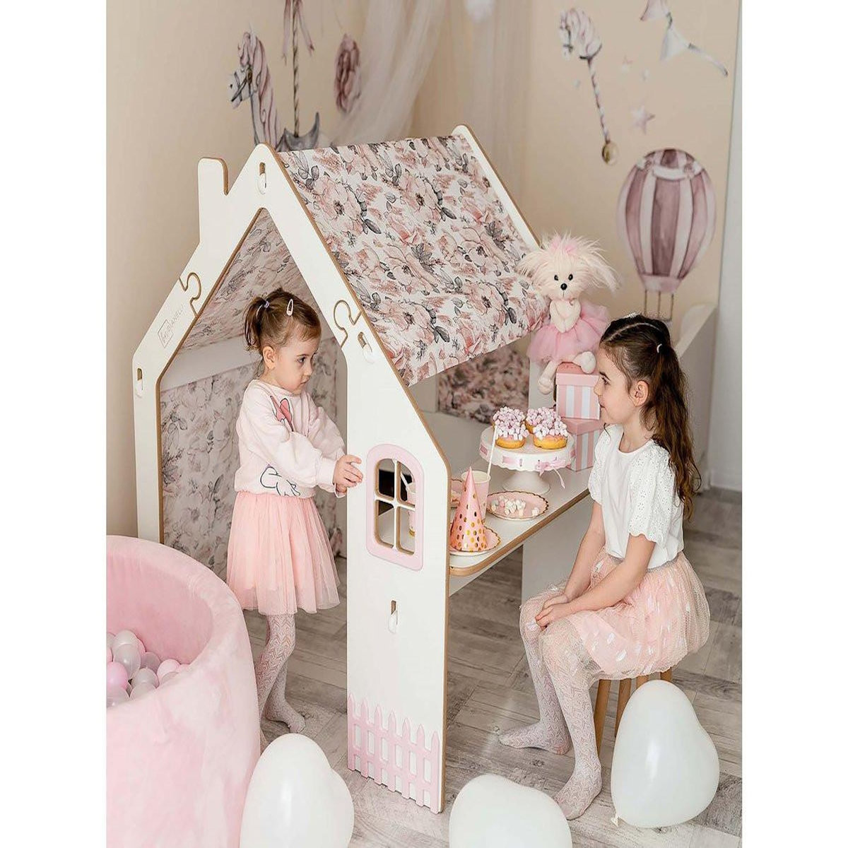 Habitat et Jardin Maisonnette pour enfant en bois  Bianelli  avec bureau - 114 x 93 x 120 cm - Blanc / Rose
