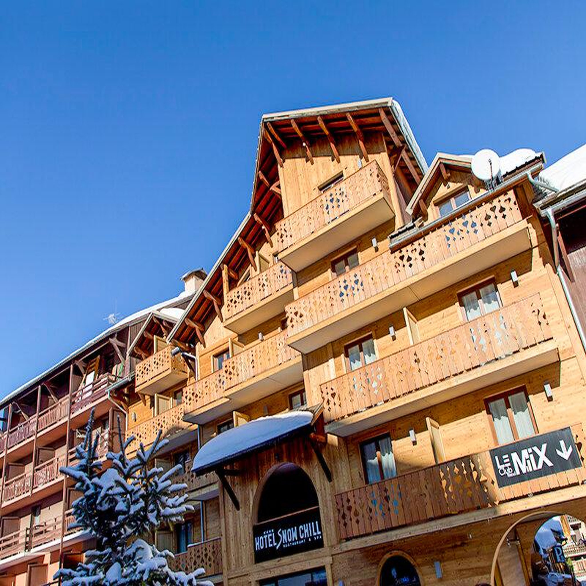 Voir la diapositive 4 : Smartbox Évasion relaxante en hôtel 4* avec sauna, dîner gastronomique et champagne à risoul - coffret cadeau séjour