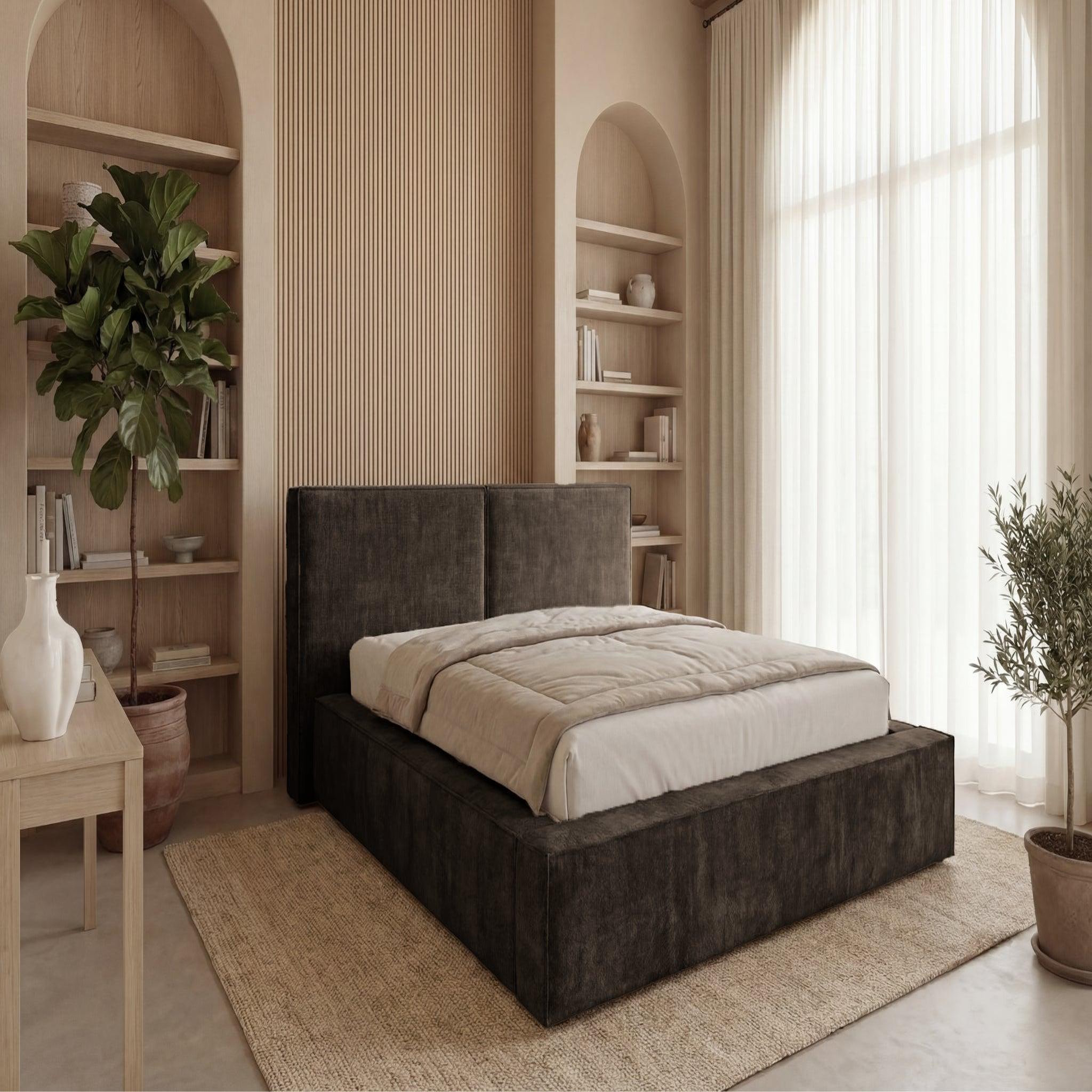Voir la diapositive 2 : CASANOVA PARIS Celia - lit coffre tissu velours marron