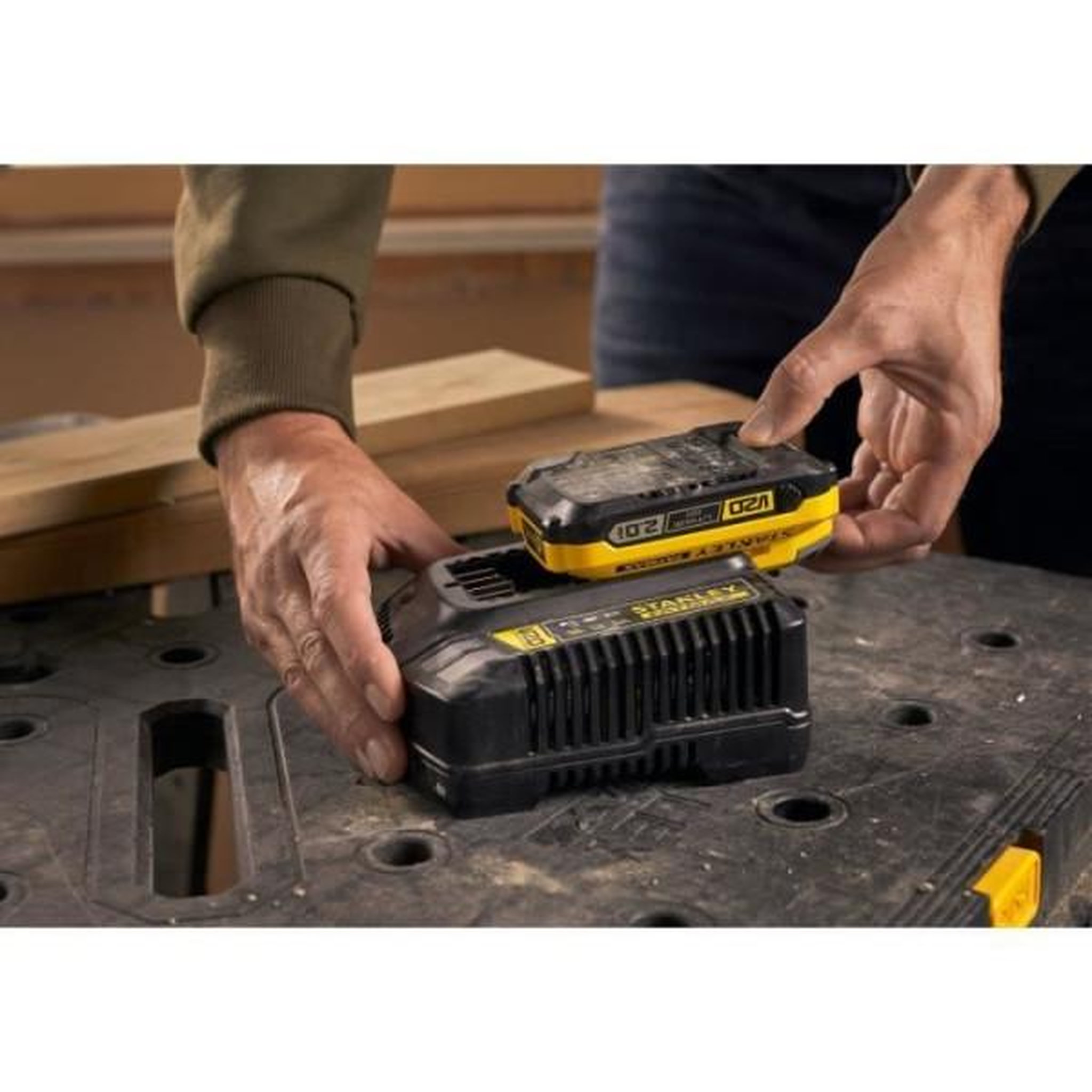 Voir la diapositive 5 : STANLEY FATMAX Pack 2 batteries 18v 2 ah + chargeur 2a - stanley fatmax - compatible avec la gamme stanley fatmax v20 - sfmcb12d2-qw