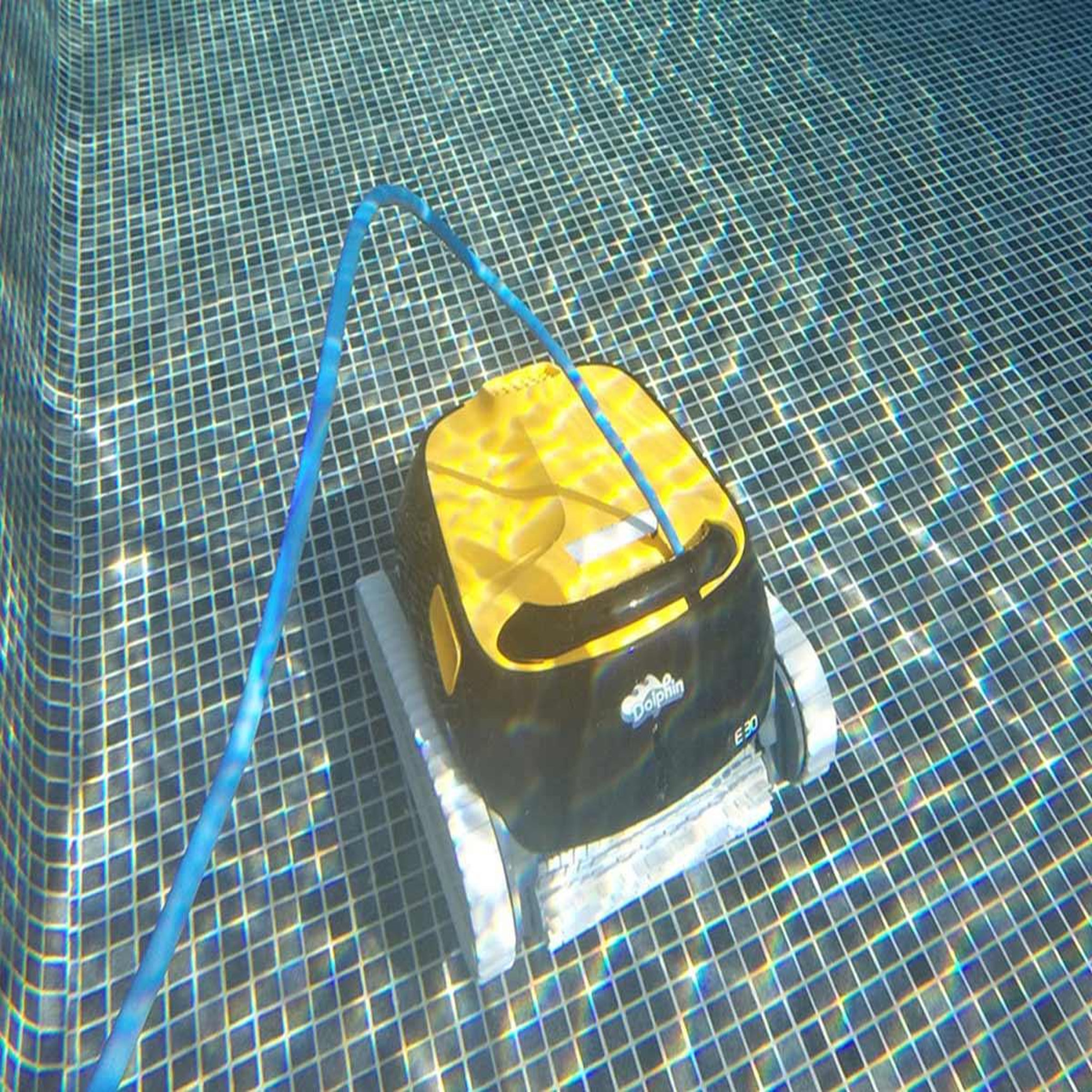Voir la diapositive 6 : Dolphin Robot electrique de piscine fond, parois et ligne d'eau programmable - e30