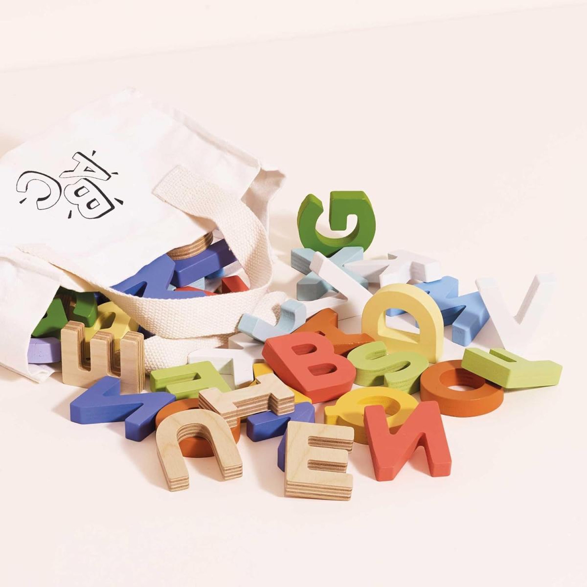 Voir la diapositive 3 : Le Toy Van Alphabet - 60 Pièces en bois