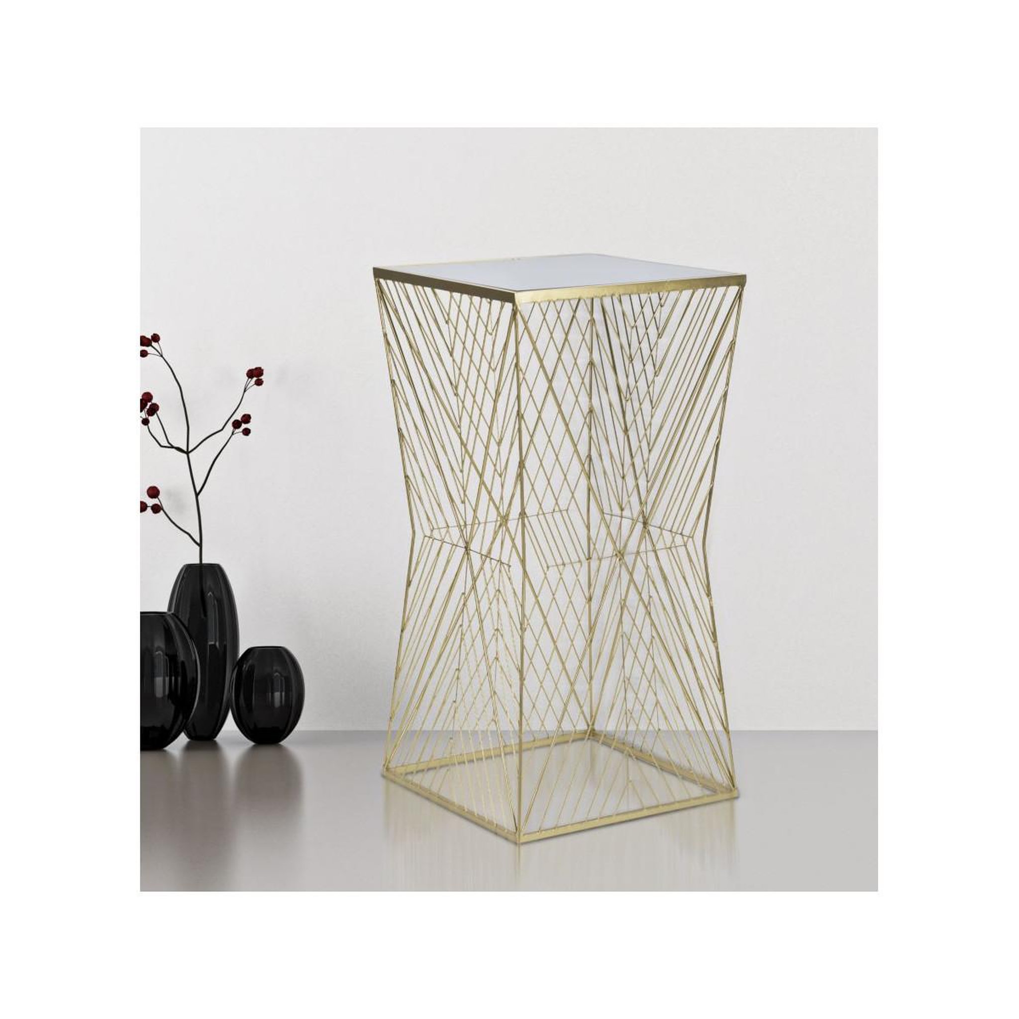 Voir la diapositive 6 : Paris Prix Table d'appoint carrée design  lines  100cm or