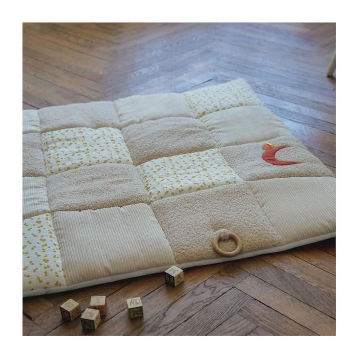 DOMIVA Tapis d'éveil - DOMIVA - Honey Moon - Patchwork - Anneau en bois et lune décorative