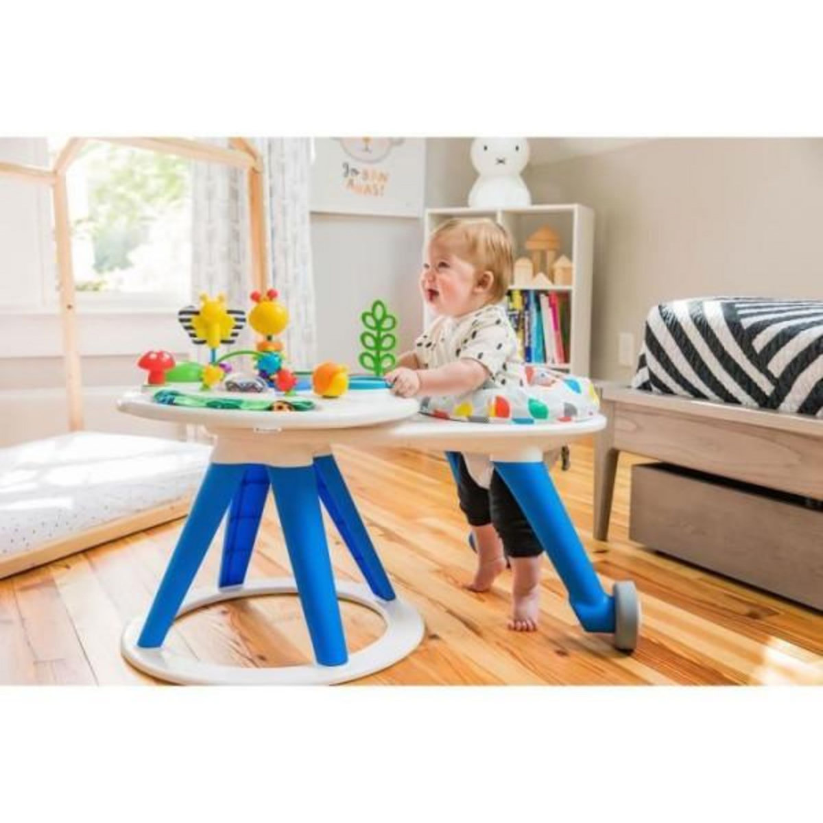 BABY EINSTEIN BABY EINSTEIN Table d'activités bébé trotteur évolutif 4-en-1 Pivotant a 360° sécurisé, Jouet d'éveil amovible, piano, m