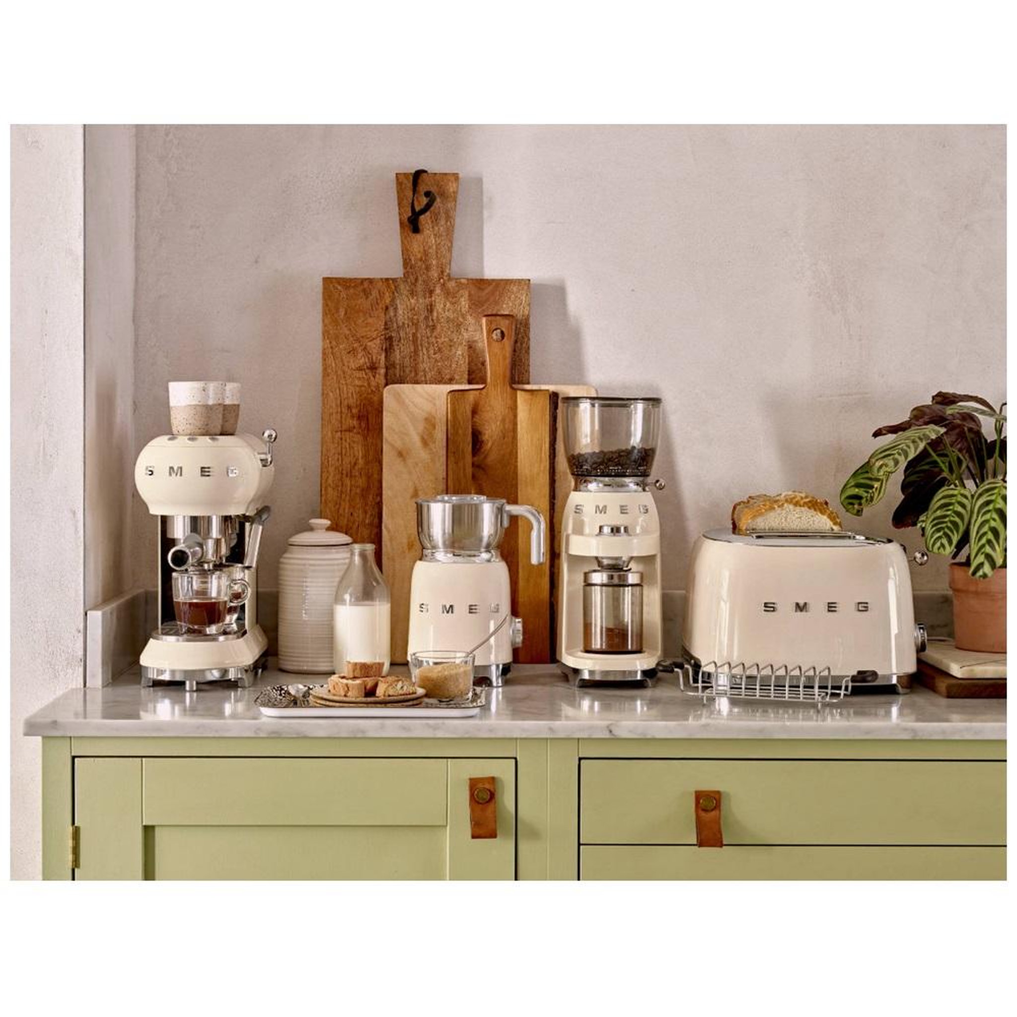 Voir la diapositive 6 : SMEG Moulin à café cgf11creu