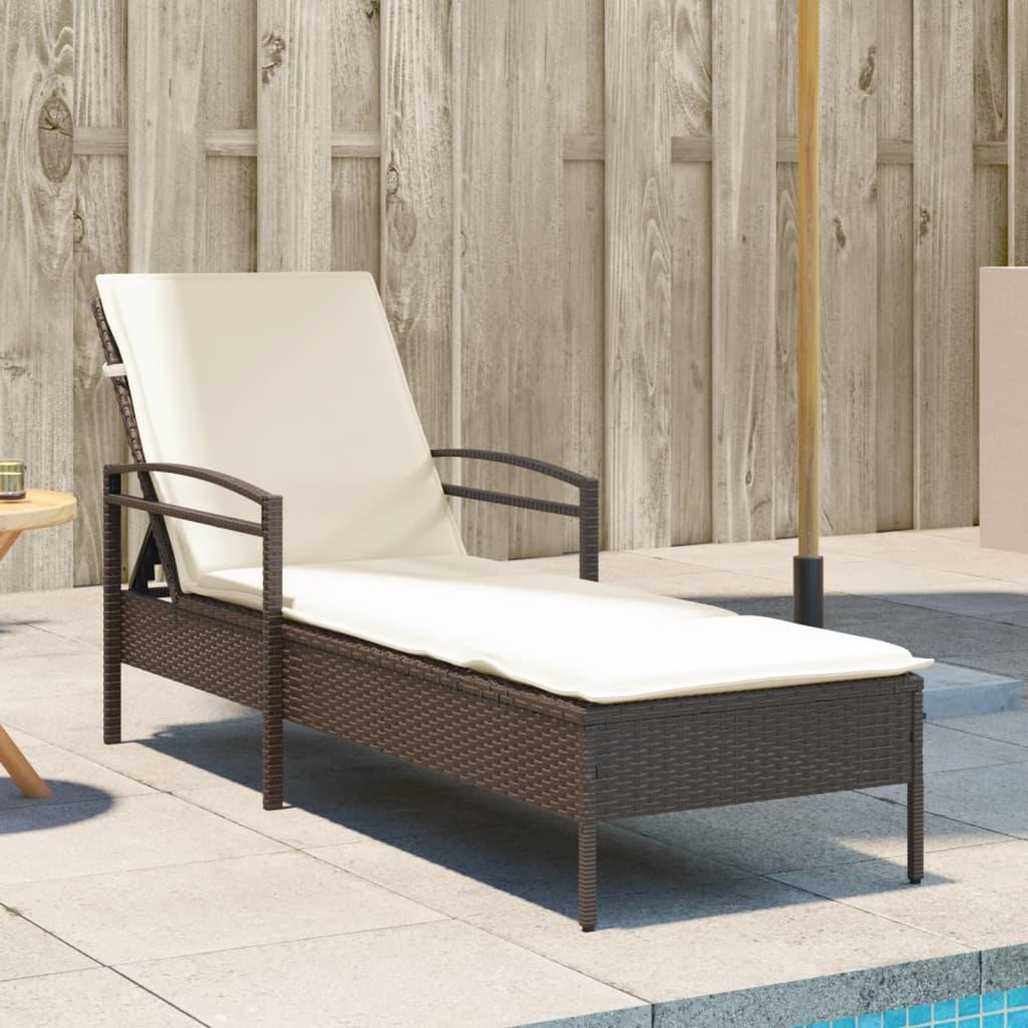 VIDAXL Chaise longue avec coussin marron 63x200x81 cm resine tressee