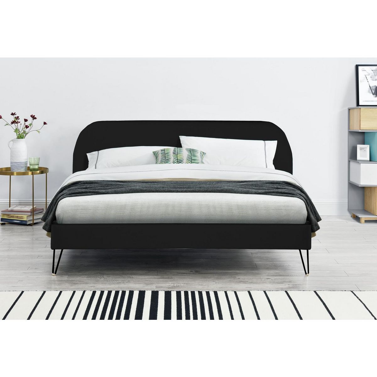 CONCEPT USINE Structure de lit 160 x 200 cm en velours noir et pieds noirs PHOENIX