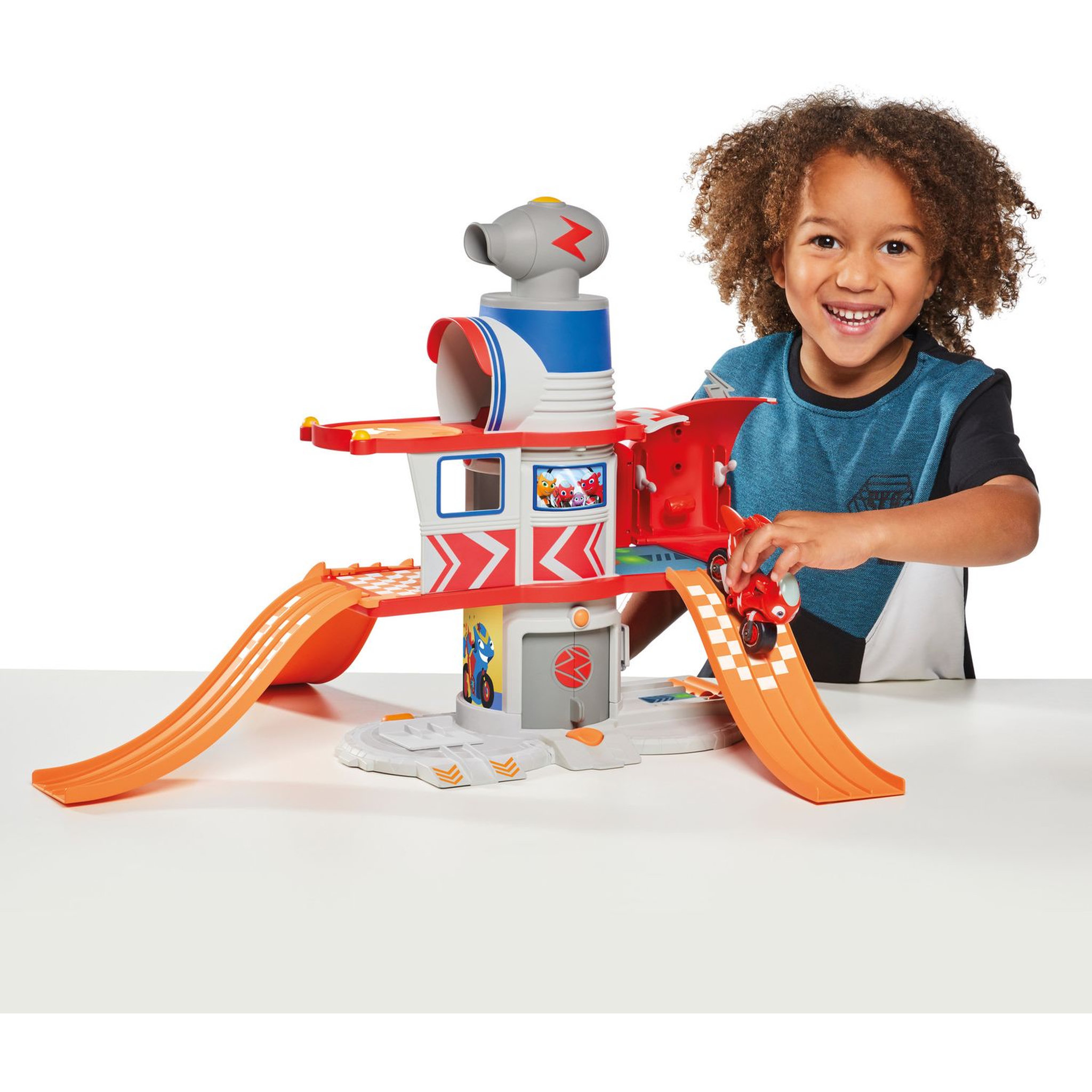 Voir la diapositive 7 : TOMY Coffret de jeu - La Maison de Ricky 