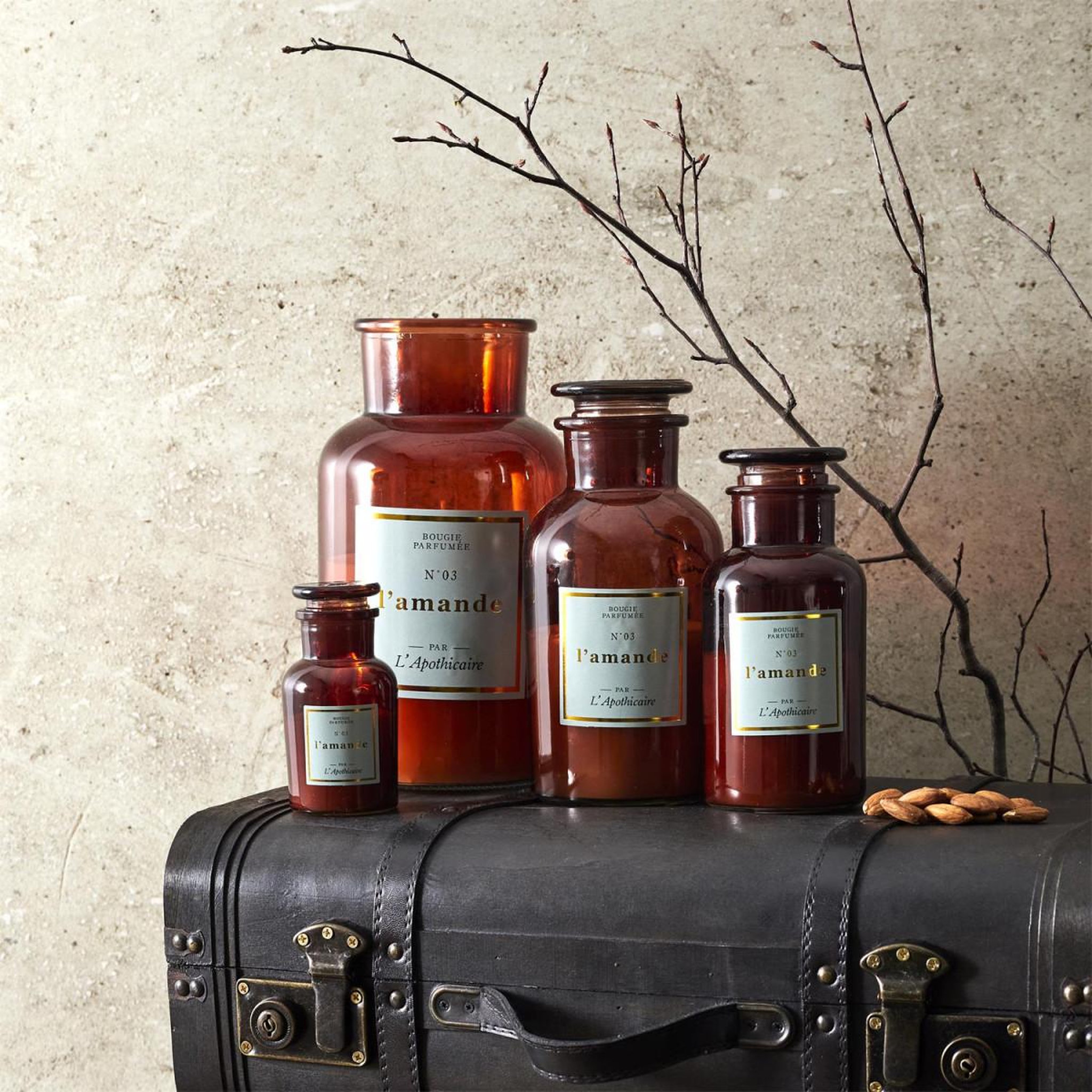 Voir la diapositive 3 : The Home Deco Factory Bougie parfumée déco  apo chic  1400g amande