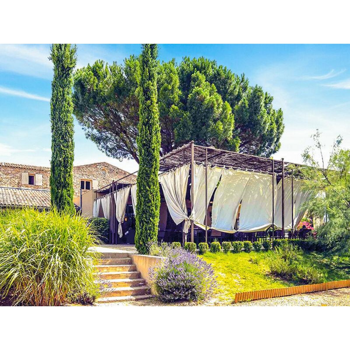 Smartbox Séjour en famille en hôtel Mercure 4* aux portes d'Aix-en-Provence - Coffret Cadeau Séjour