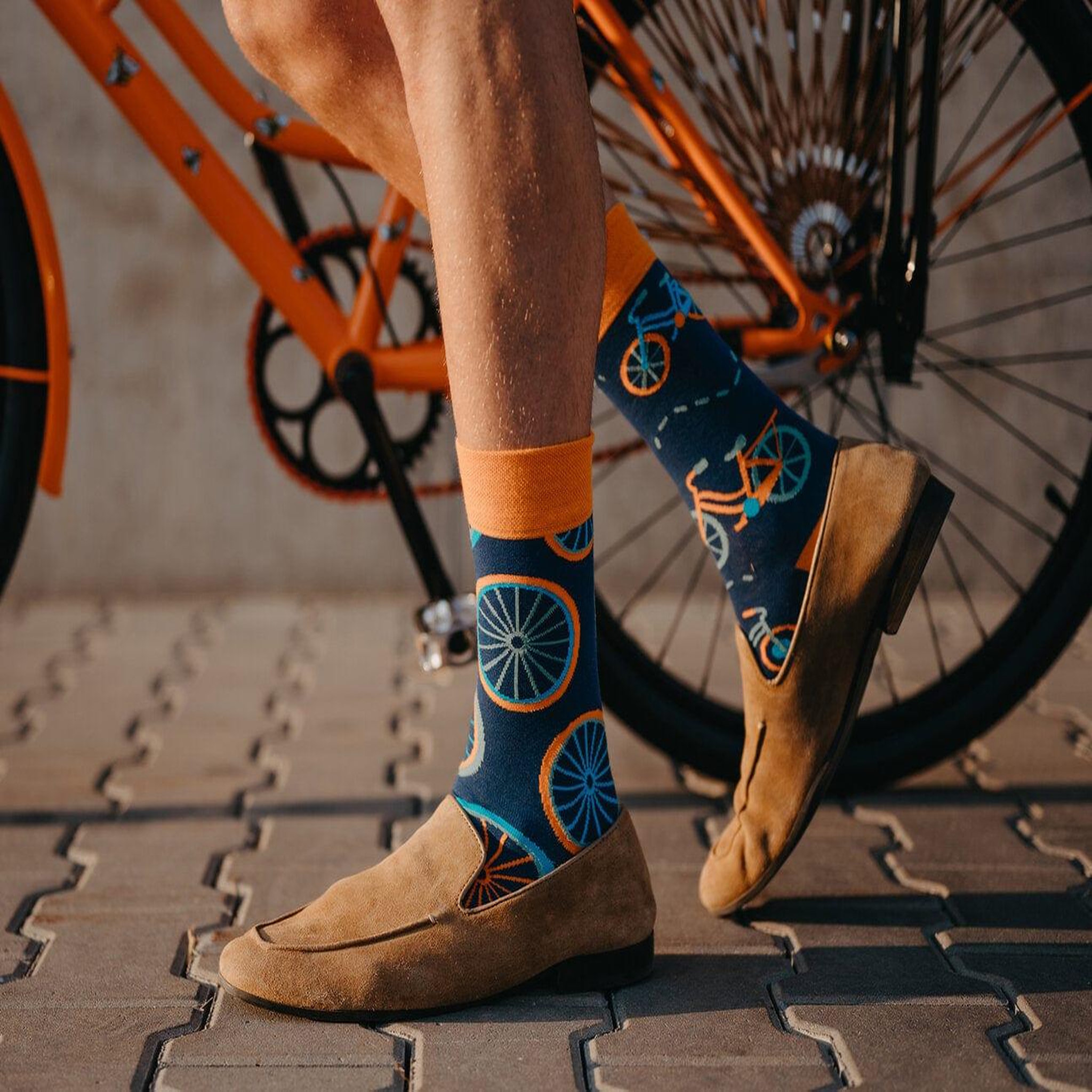 Voir la diapositive 6 : DEDOLES Chaussettes bicyclettes oranges