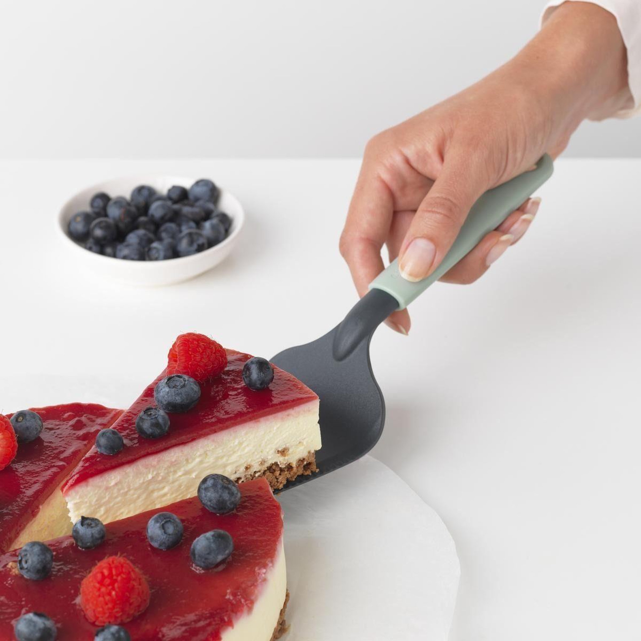 Voir la diapositive 2 : BRABANTIA Pelle a gateau avec cote tranchant jade g