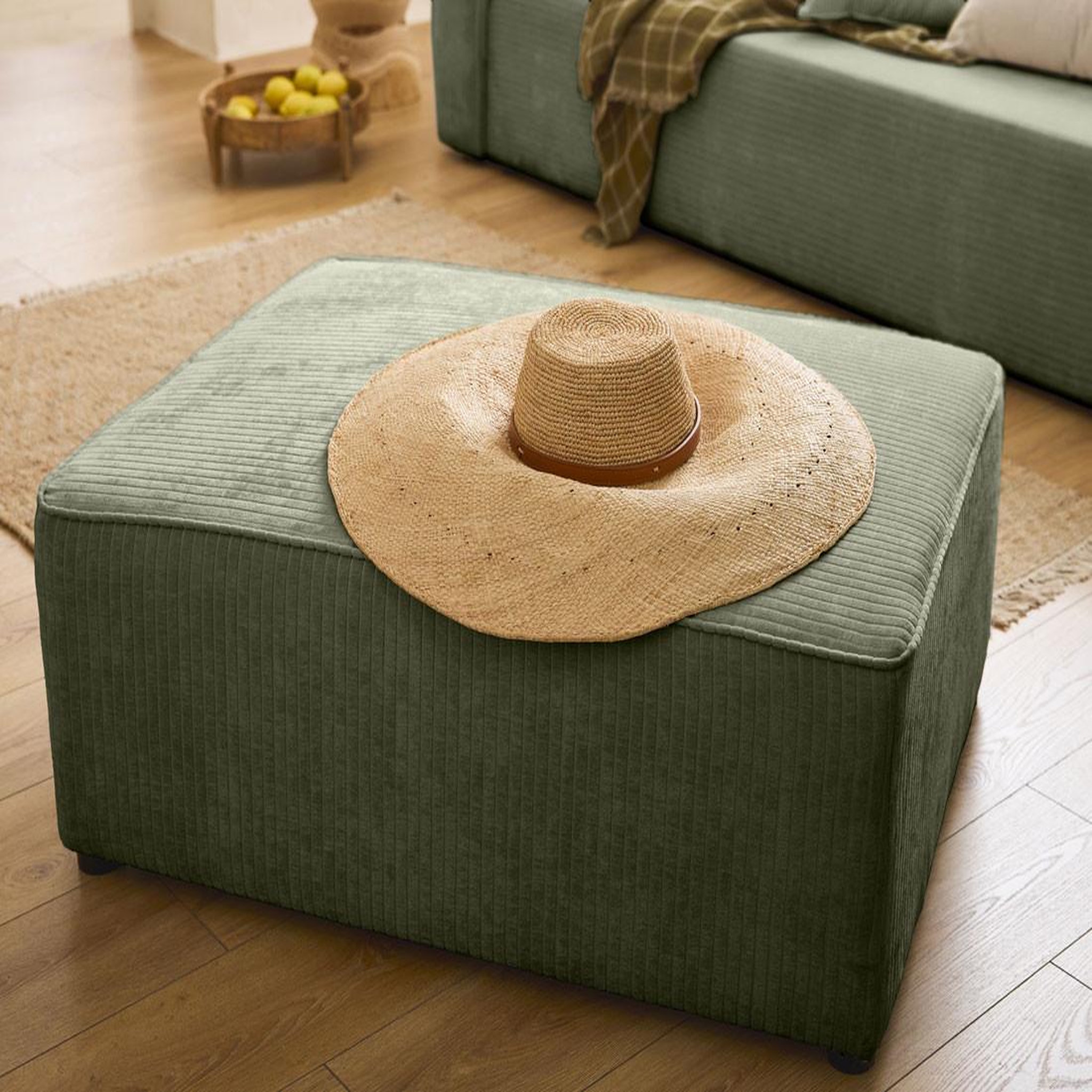 Voir la diapositive 2 : BEST MOBILIER Topaze - pouf - en velours côtelé plat