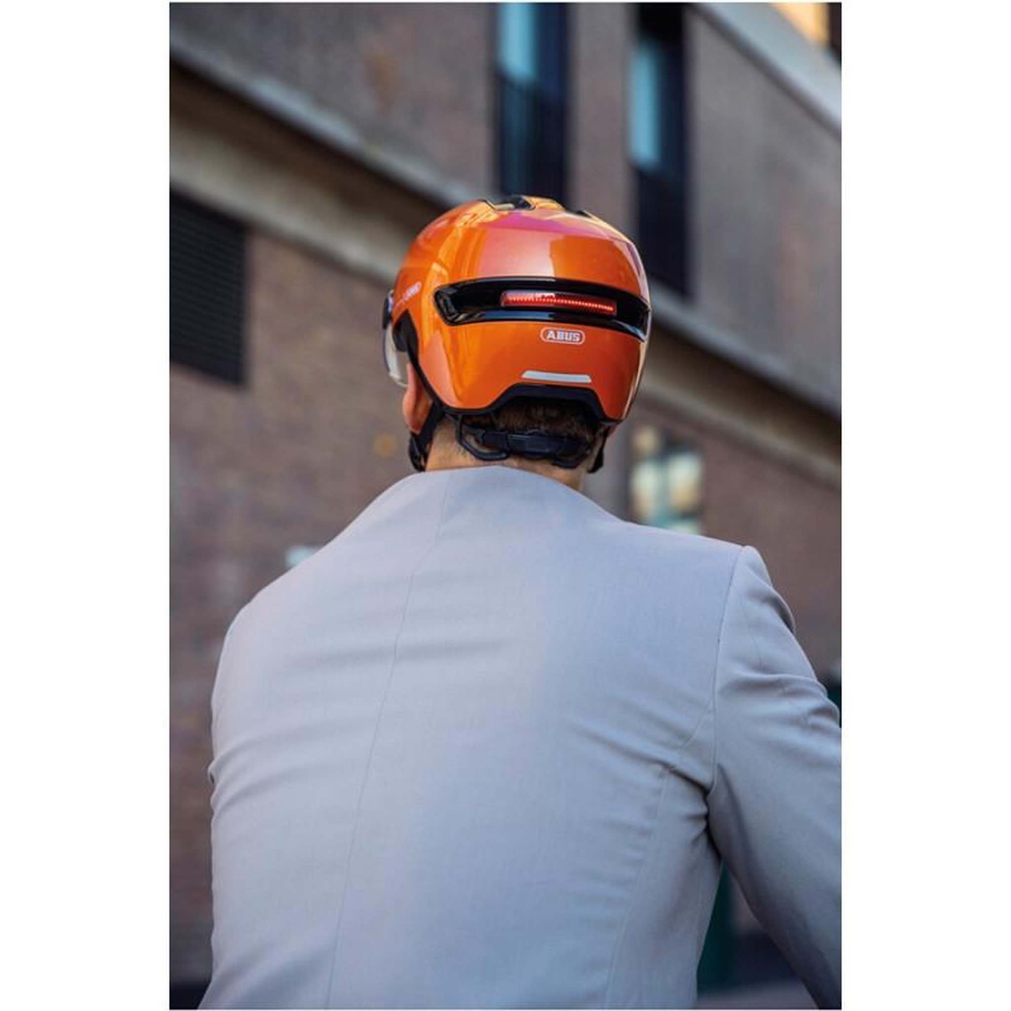 Voir la diapositive 3 : ABUS Casque vélo Abus HUD Y GOLDFISH S