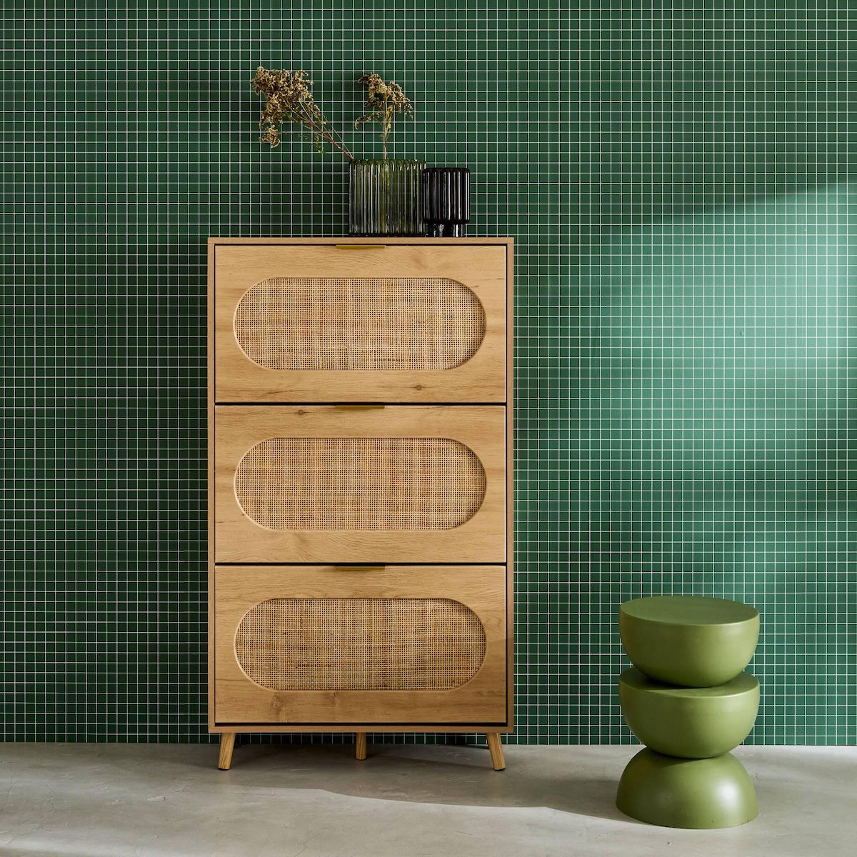 SWEEEK Meuble à chaussures décor bois et cannage 3 abattants. poignées en métal - L 75 x P 26 x H 131 cm - Eva