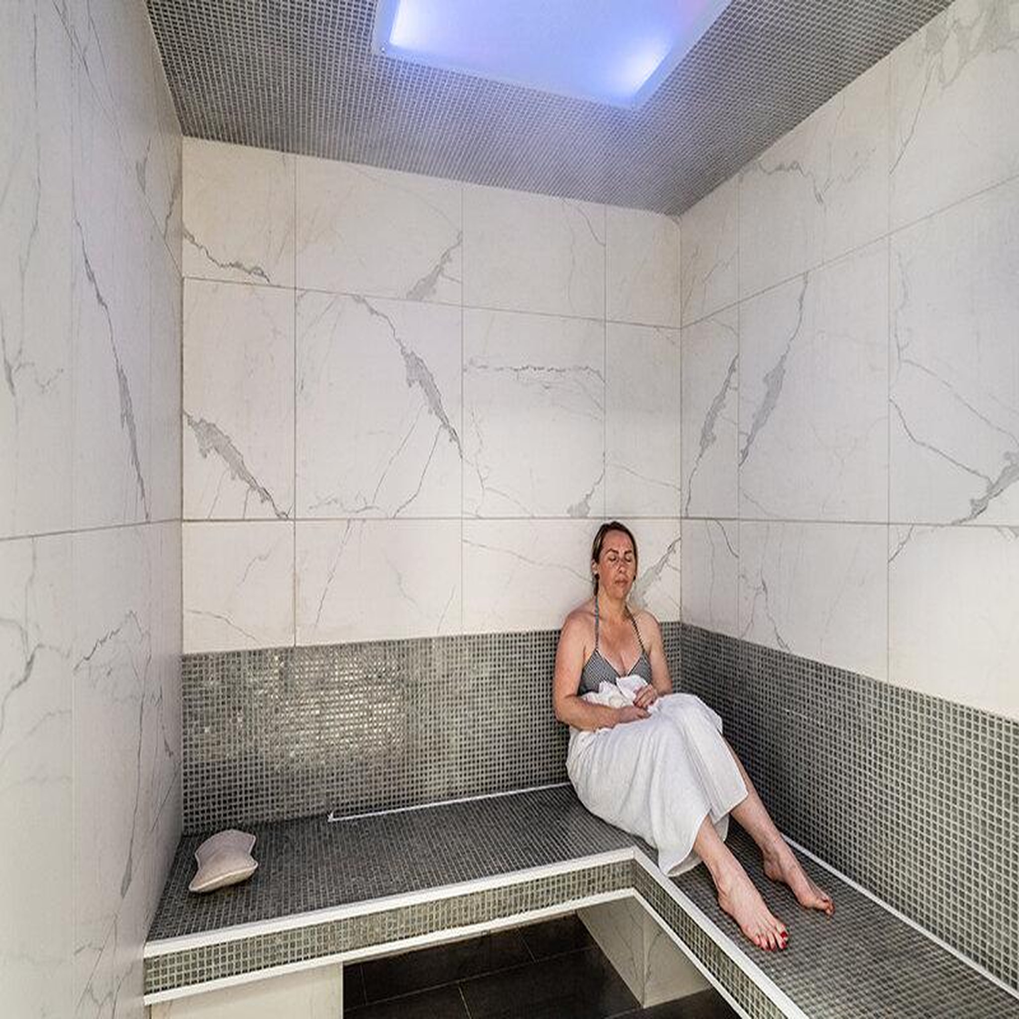Voir la diapositive 6 : Smartbox Massages de 1h15 du corps et des pieds avec accès de 1h15 à l'espace bien-être à amiens - coffret cadeau bien-être