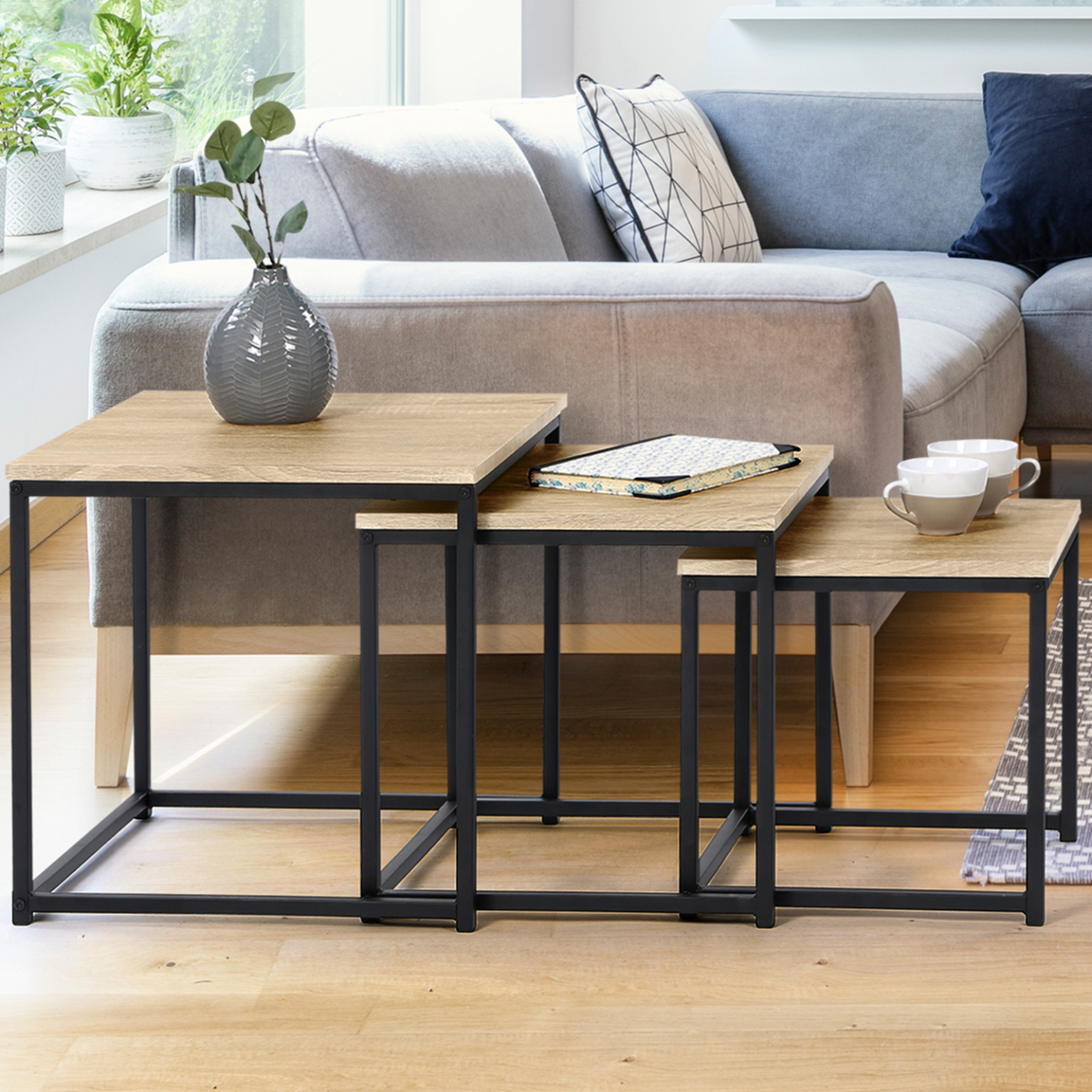 Voir la diapositive 2 : ID MARKET Lot de 3 tables basses gigognes detroit 35/40/45 design industriel