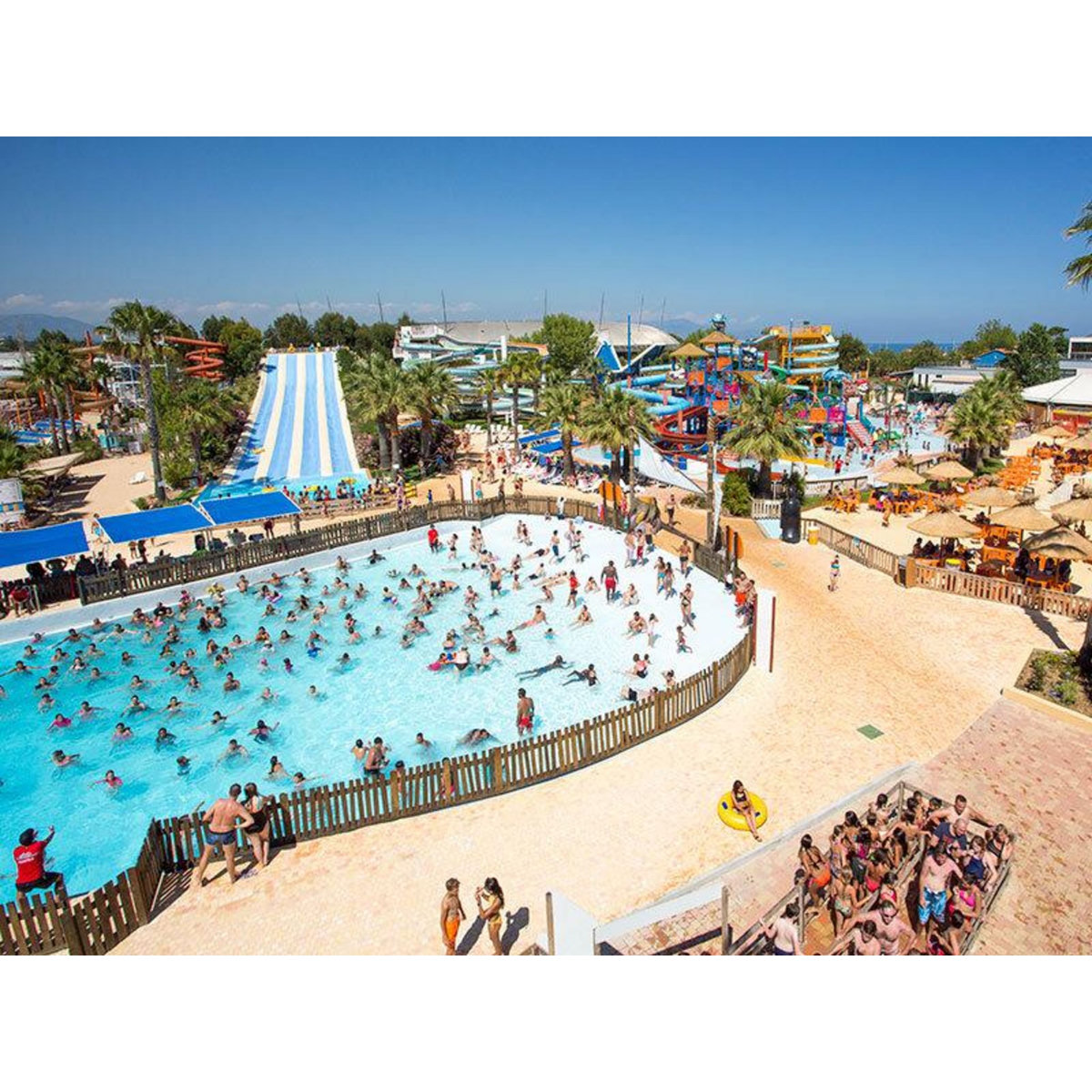 Smartbox Journée au parc Aquasplash à Antibes : 1 entrée adulte et 1 entrée enfant - Coffret Cadeau Sport & Aventure