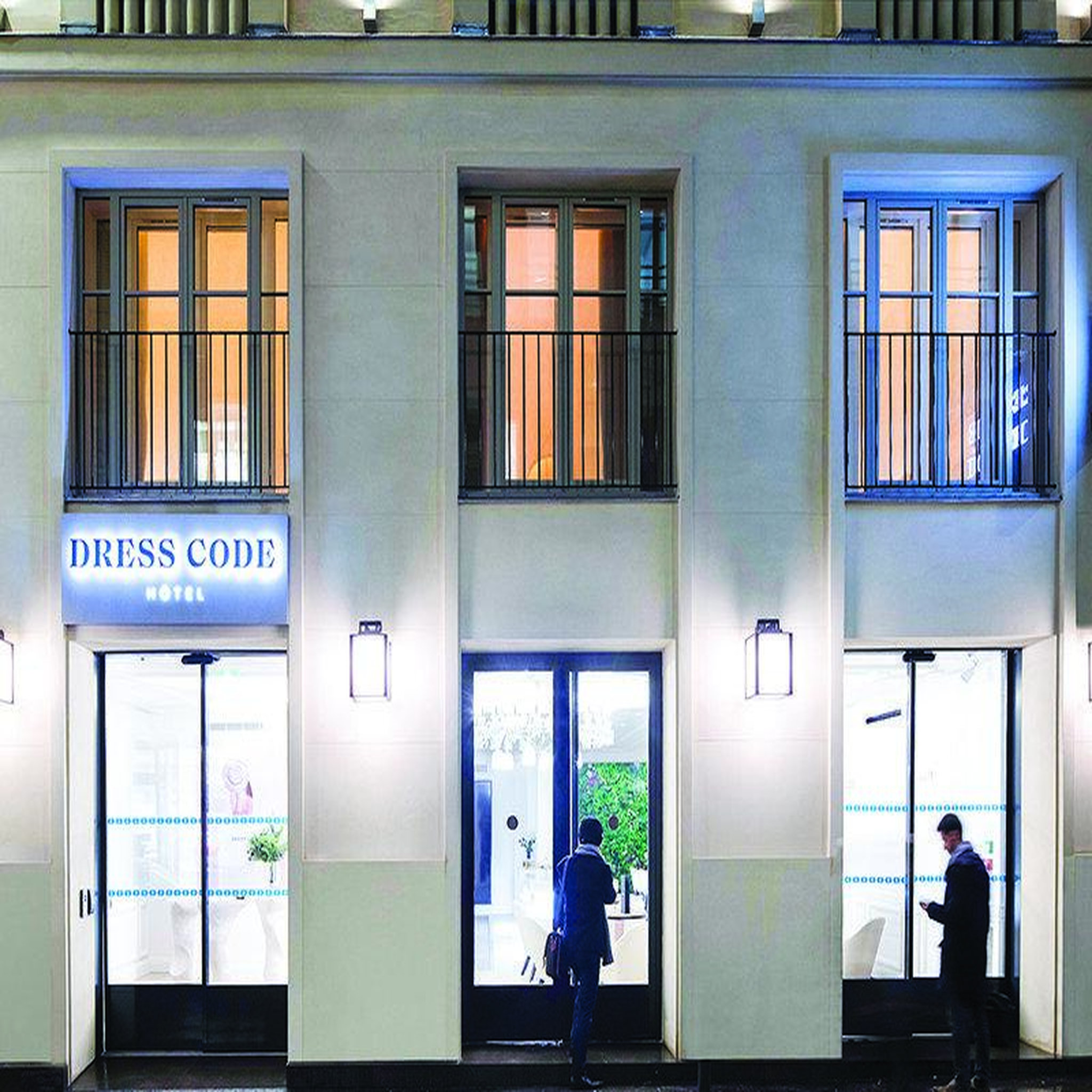 Voir la diapositive 4 : Smartbox Escapade en hôtel 4* à paris avec accès privatif au spa et coupe de champagne - coffret cadeau séjour