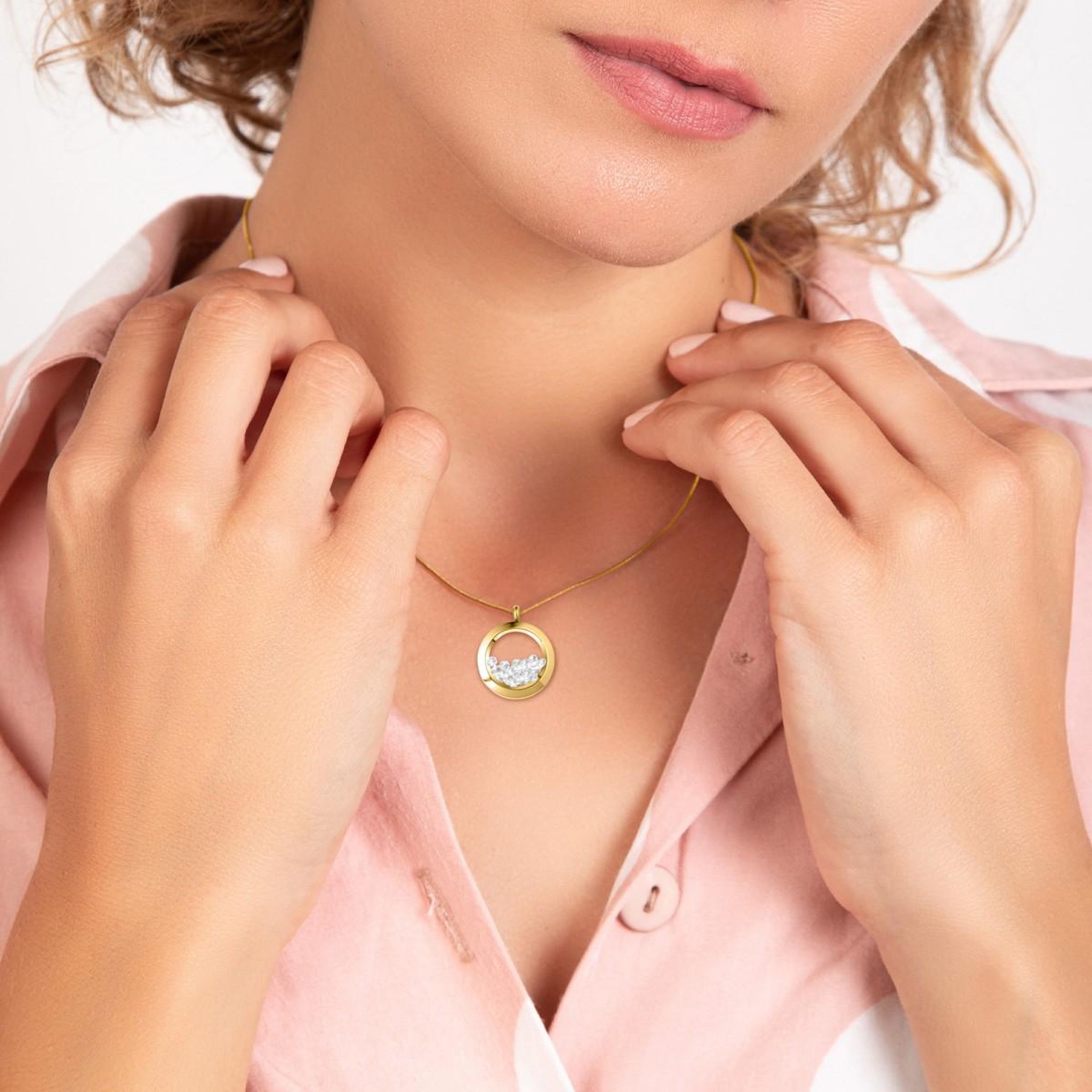 Voir la diapositive 2 : SC BOHEME Collier rond SC Bohème orné de Cristaux scintillants
