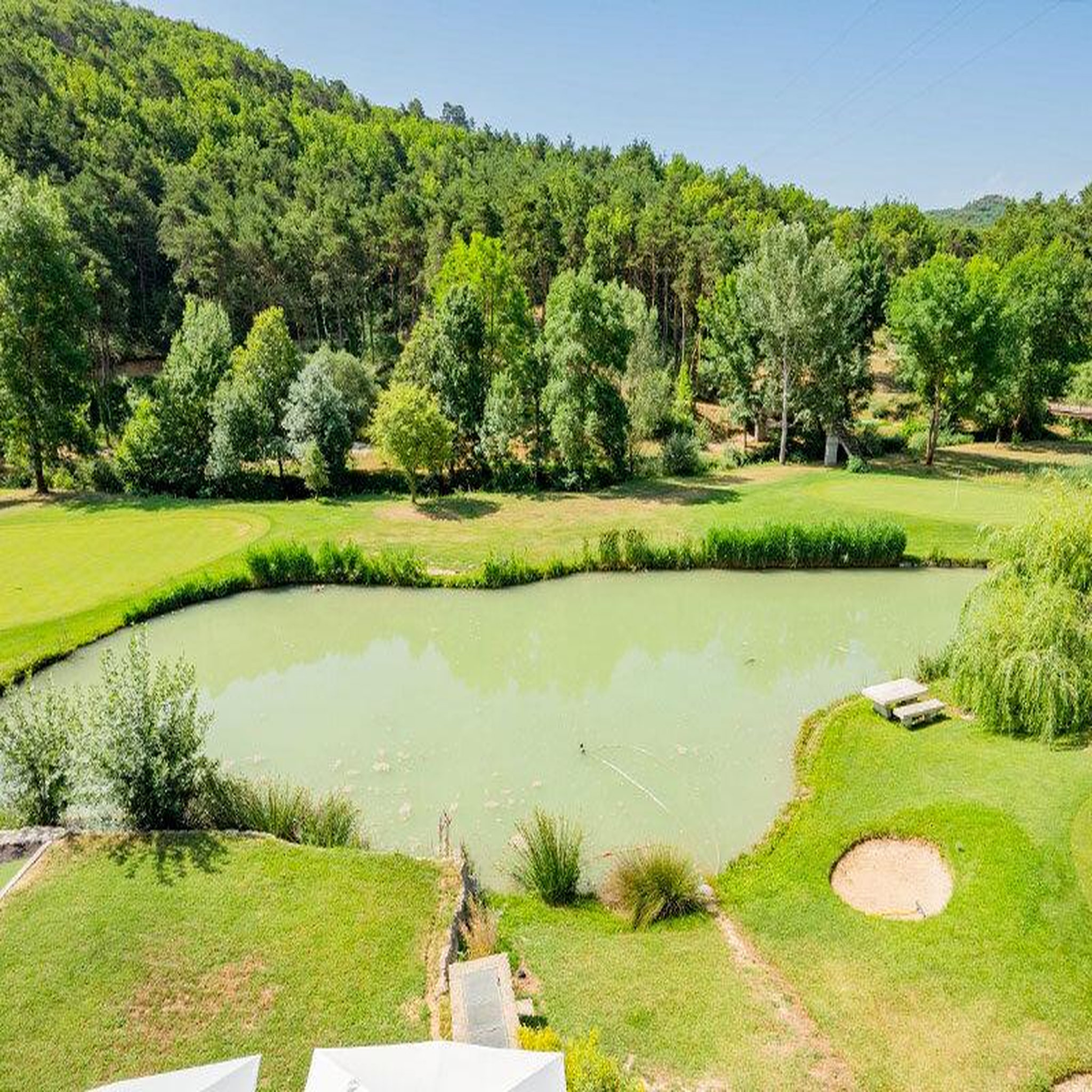 Voir la diapositive 4 : Smartbox 3 jours de luxe en hôtel 5* avec dîner, champagne, massage, spa et golf près d'Aix-en-Provence - Coffret Cadeau Séjour
