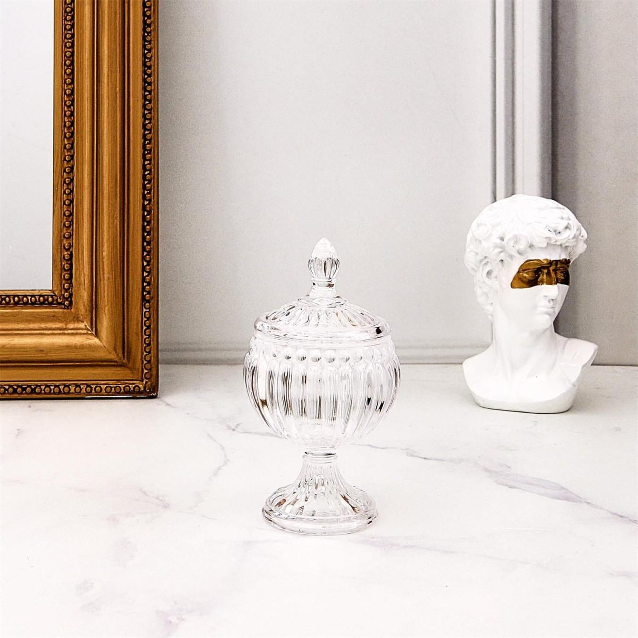 Voir la diapositive 4 : The Home Deco Factory Bonbonnière sur pied  royal  15cm transparent