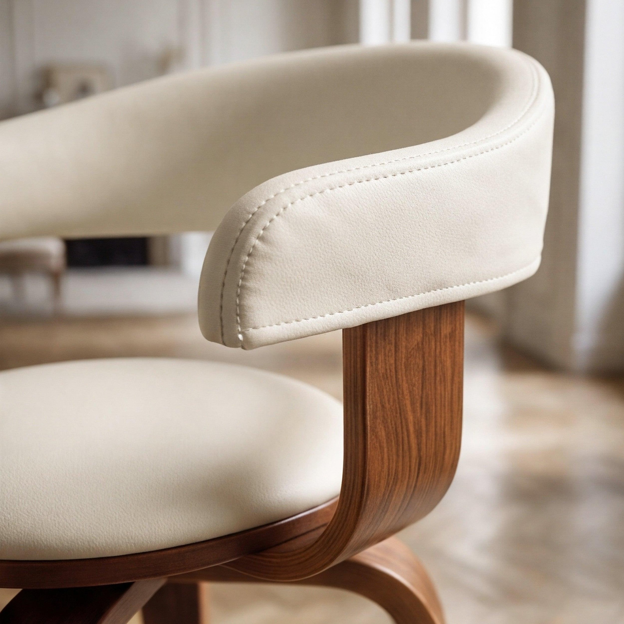 Voir la diapositive 6 : MAISON PAVANE Chaise avec accoudoirs en cuir synthétique blanc-harold